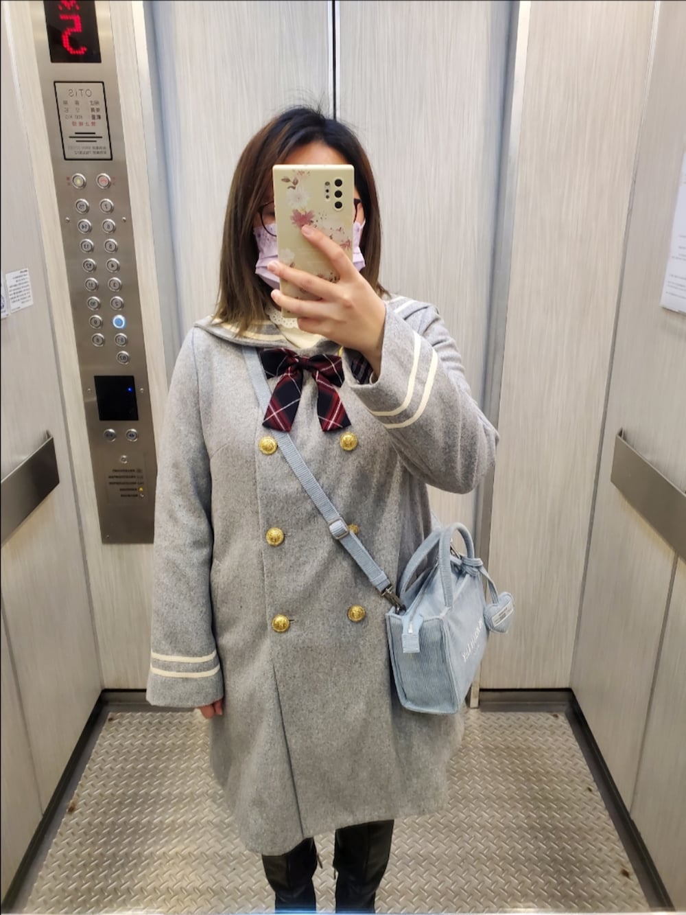 「真冬のあったかスタイル、ニットワンピース、イヤーマフ、チェックパンツ、ボアジャケット、ジップパーカー、ootd、冬コーデ、大人カジュアル、大人コーデ、大人かわいい、低身長、低身長コーデ」｜「Knights Bridgeのアイテム（ダッフルコート、グレー系）」を使った、呱呱🍯さん（レディース・152cm）の冬コーディネートの2枚目の写真