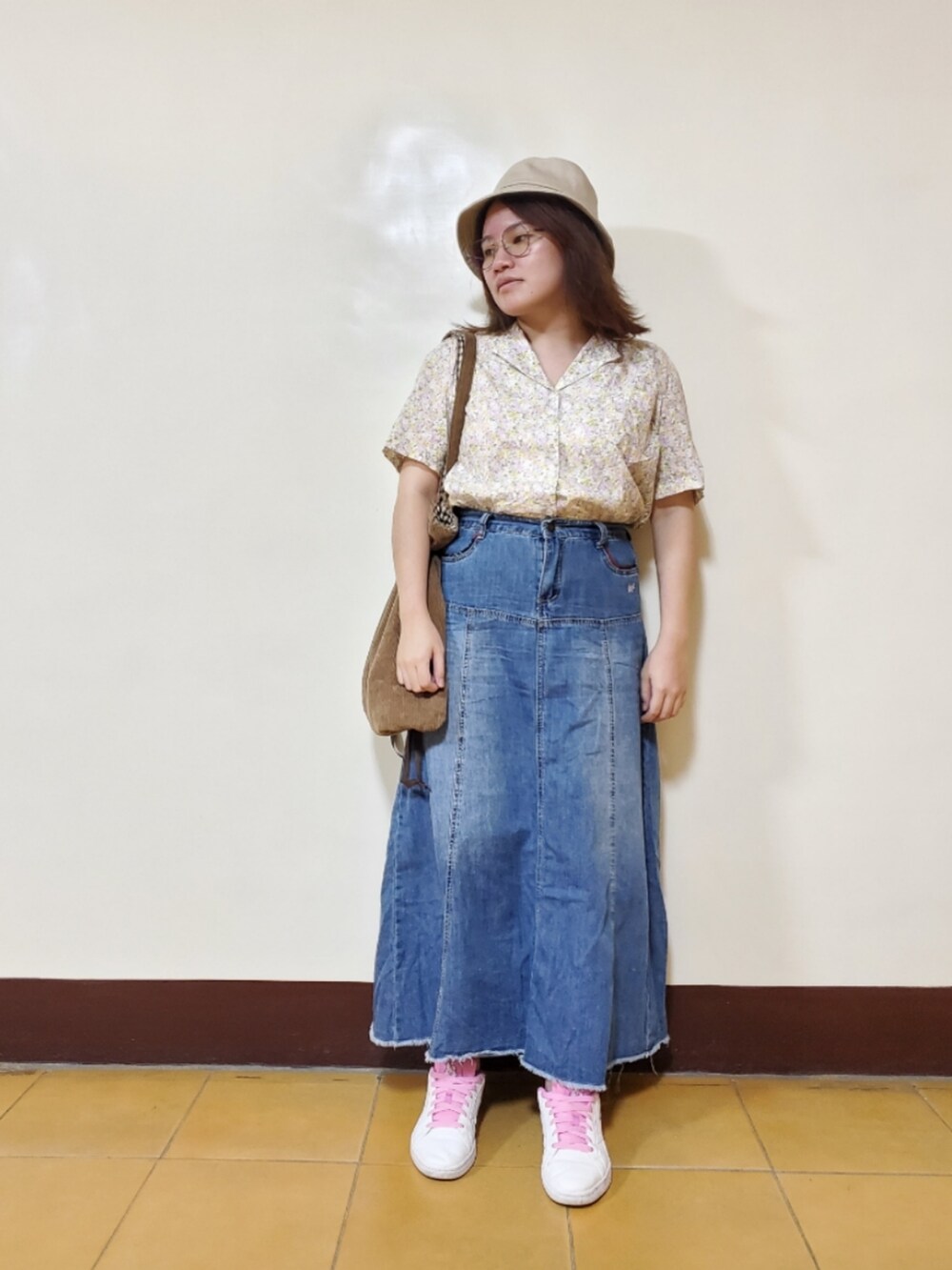「秋服まるっと大公開、ootd、休閒、夏、復古、大人カジュアル、大人コーデ、花柄、低身長、低身長女子」｜「zoeの韓國 紫黃小碎花襯衫（シャツ/ブラウス、パープル系）」を使った、呱呱🍯さん（レディース・152cm）の秋コーディネートの2枚目の写真