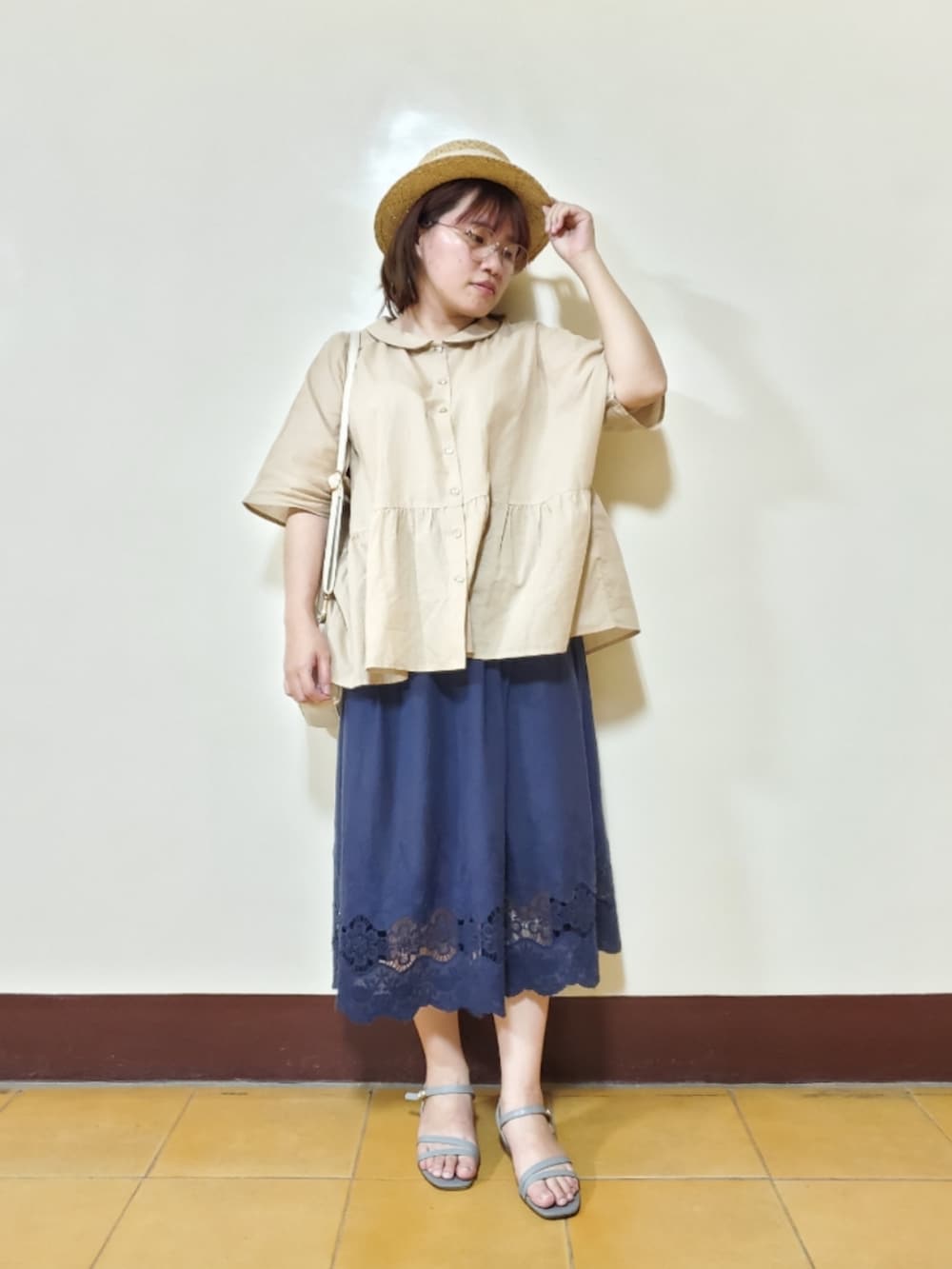 「このスタイルがお気に入り、ootd、夏、街頭穿搭、大人カジュアル、大人かわいい、低身長、低身長女子、刺繍」｜「Samansa Mos2のワイドギャザーブラウス（シャツ/ブラウス、ベージュ系）」を使った、呱呱🍯さん（レディース・152cm）の夏コーディネートの2枚目の写真