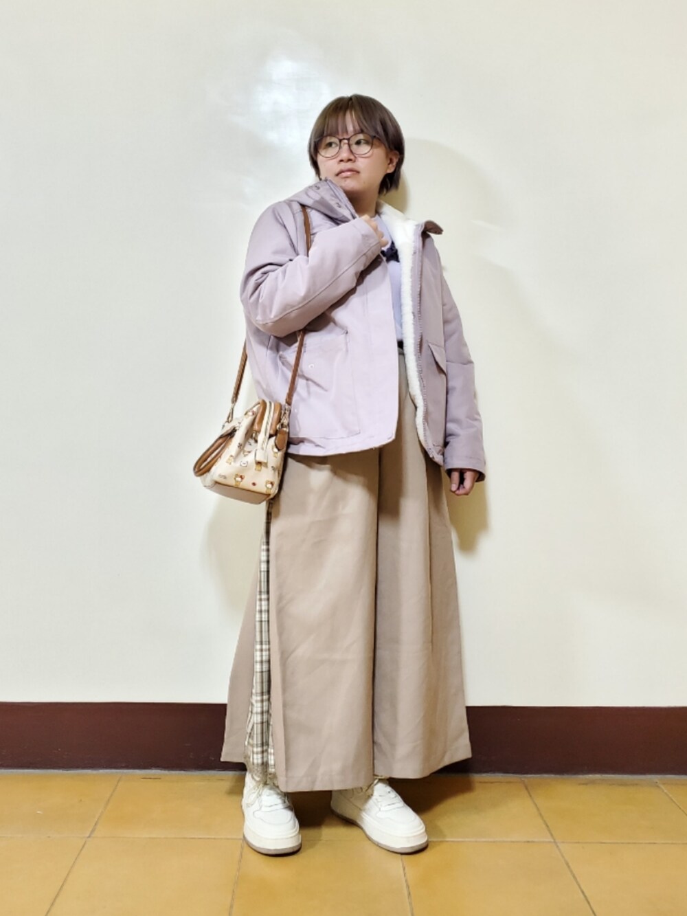 「春のNewスタイル、街頭穿搭、復古、大人カジュアル、大人コーデ、低身長、低身長コーデ」｜「Scottish Houseのアイテム（Tシャツ/カットソー、パープル系）」を使った、呱呱🍯さん（レディース・152cm）の春コーディネートの2枚目の写真