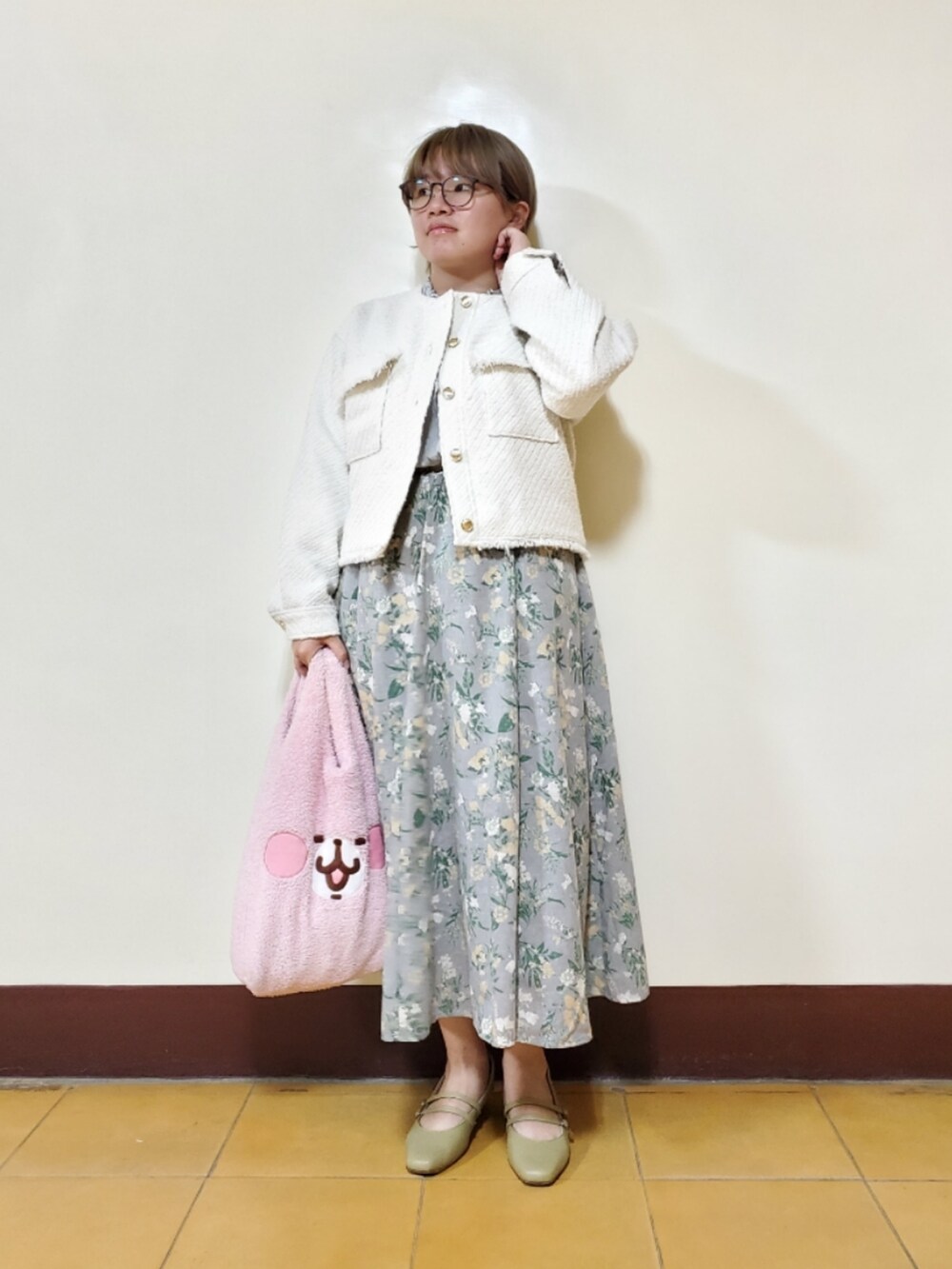 「ootd、春コーデ、復古、vintage、大人カジュアル、大人コーデ、低身長、低身長コーデ」|「Te chichi TERRASSEの【日比谷花壇コラボ】ツイードノーカラージャケット(ノーカラージャケット、ホワイト系)」を使った、呱呱🍯さん(レディース・152cm)の春コーディネートの3枚目の写真