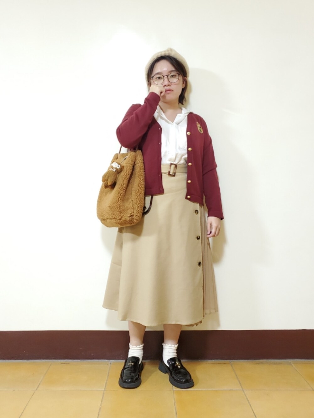 「新星WEARISTAにエントリー、ootd、復古、大人カジュアル、大人コーデ、低身長、低身長女子、秋コーデ」｜「NETのアイテム（シャツ/ブラウス、ホワイト系）」を使った、呱呱🍯さん（レディース・152cm）の冬コーディネートの2枚目の写真