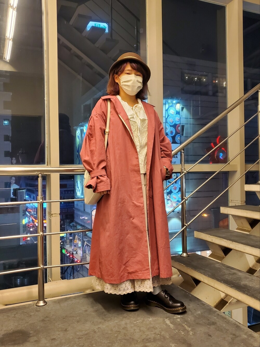 「ootd、大人カジュアル、大人コーデ、冬コーデ、低身長、低身長コーデ」｜「Samansa Mos2のステンカラータック袖コート（ステンカラーコート、ピンク系）」を使った、呱呱🍯さん（レディース・152cm）の秋コーディネートの3枚目の写真
