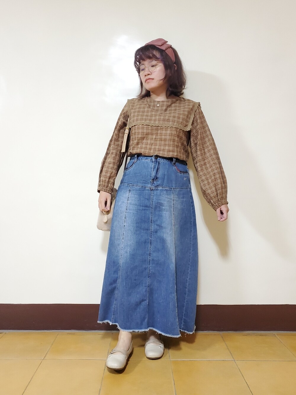 「秋冬コーデ、冬コーデ、大人カジュアル、大人女子、休閒、低身長、低身長コーデ」｜「ehka sopoのチェック柄レース衿ブラウス（シャツ/ブラウス、イエロー系）」を使った、呱呱🍯さん（レディース・152cm）の冬コーディネートの2枚目の写真