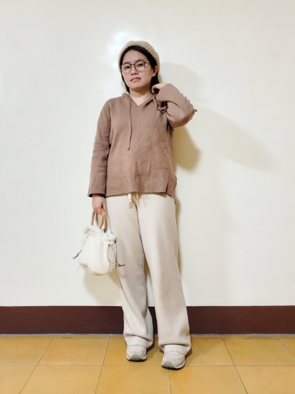 「新星WEARISTAにエントリー、ootd、街頭穿搭、大人カジュアル、大人コーデ、低身長、低身長コーデ、冬コーデ、冬を彩る色いろコーデ」｜「UNIQLOの無縫羽絨連帽外套 BLUE  L（ダウンジャケット/コート、ブルー系）」を使った、呱呱🍯さん（レディース・152cm）の冬コーディネートの4枚目の写真