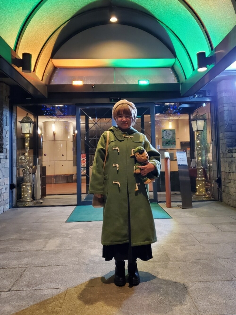 「春のNewスタイル、ootd、街頭穿搭、復古、vintage、大人カジュアル、大人コーデ、低身長、低身長女子」｜「Scottish Houseのアイテム（ニット/セーター、グリーン系）」を使った、呱呱🍯さん（レディース・152cm）の春コーディネートの3枚目の写真