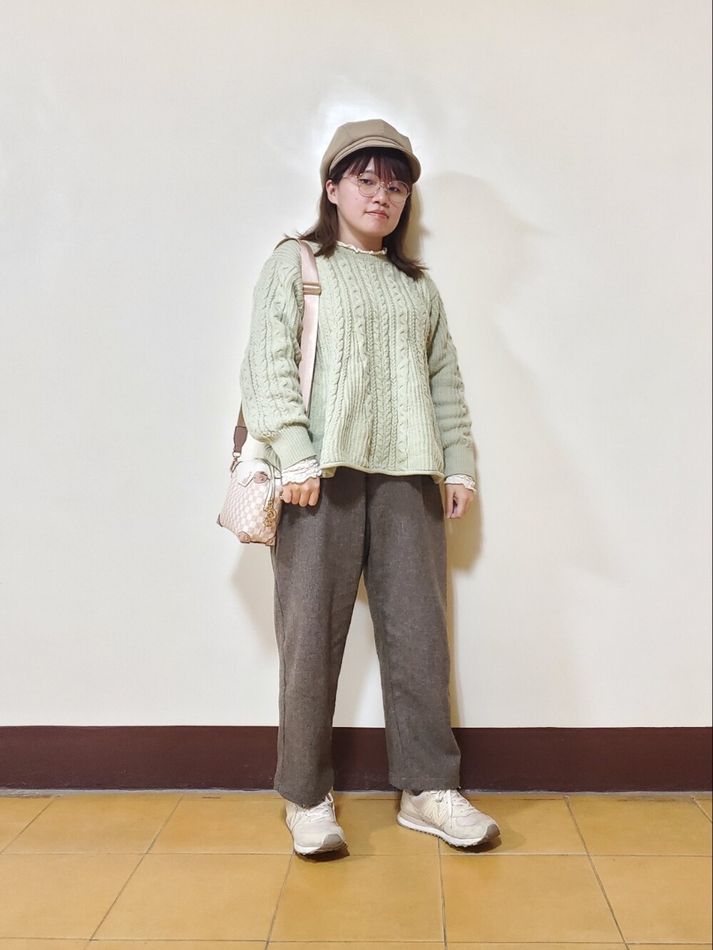 「いまどきジャケット写真、ootd、大人カジュアル、大人コーデ、低身長、色合わせ、街頭穿搭、休閒」|「earth music&ecologyのチェック中綿ジャケット(ダウンジャケット/コート、グリーン系)」を使った、呱呱🍯さん(レディース・152cm)の春コーディネートの2枚目の写真