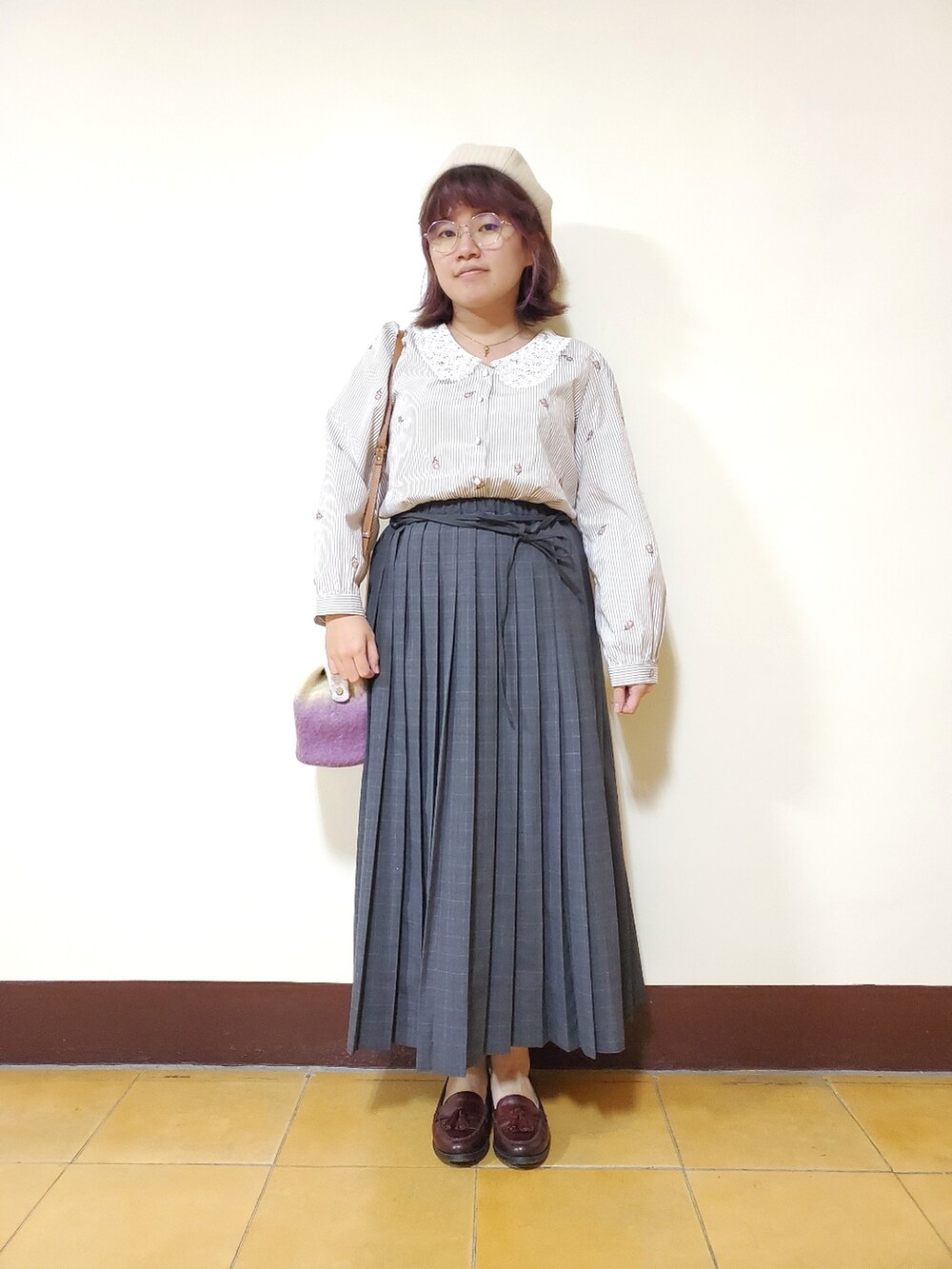 「大人カジュアル、大人コーデ、大人女子、低身長、低身長女子、刺繍、刺繍シャツ」｜「Samansa Mos2のショート丈リブカーディガン（カーディガン/ボレロ、ホワイト系）」を使った、呱呱🍯さん（レディース・152cm）の秋コーディネートの2枚目の写真
