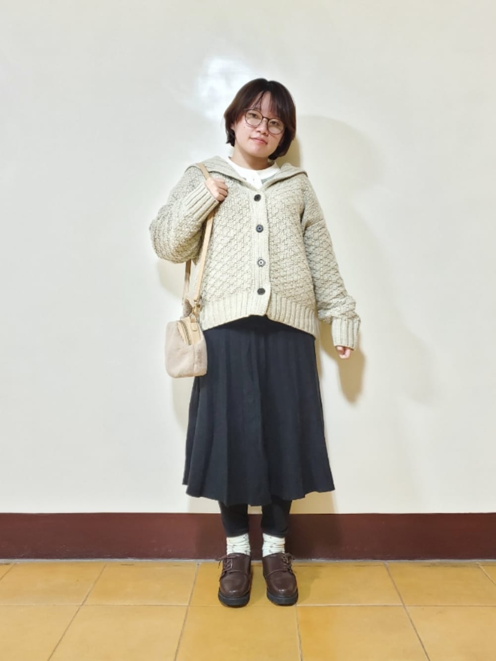 「ootd、冬コーデ、大人カジュアル、大人コーデ、低身長、低身長女子、休閒、復古」｜「Samansa Mos2の【FROM ENGLAND】ブリティッシュウールセーラーカラーニット（ニット/セーター、ベージュ系）」を使った、呱呱🍯さん（レディース・152cm）の冬コーディネートの2枚目の写真