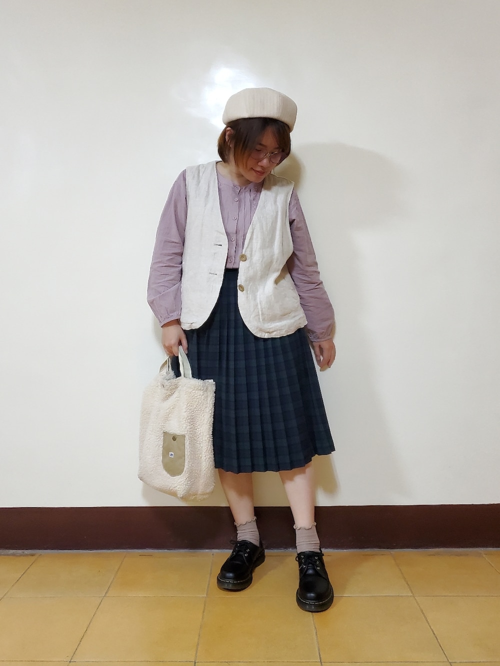 「春コーデ、大人カジュアル、大人かわいい、休閒、復古、vintage、チェック柄、チェック柄に恋してる、チェック柄スカート、低身長、色違いコーデ」|「Samansa Mos2の裾フリルピンタックレースブラウス(シャツ/ブラウス、パープル系)」を使った、呱呱🍯さん(レディース・152cm)の春コーディネートの3枚目の写真