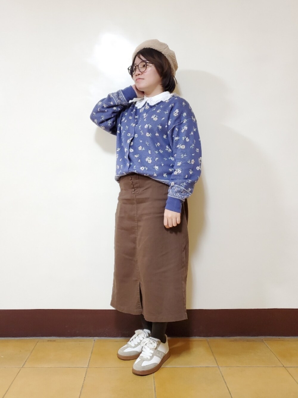 「似合うラボに行こう、ootd、街頭穿搭、春コーデ、色違いコーデ、大人カジュアル、大人かわいい、低身長、低身長コーデ、刺繍」｜「Samansa Mos2の花柄ドットボタンカーディガン（カーディガン/ボレロ、ブルー系）」を使った、呱呱🍯さん（レディース・152cm）の春コーディネートの3枚目の写真