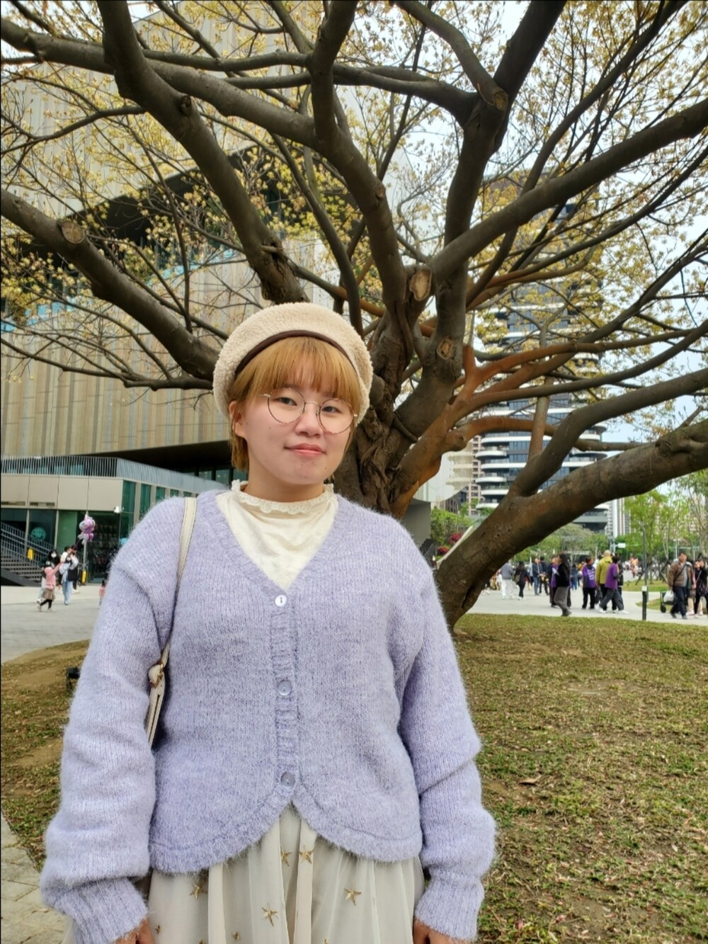 「ootd、春のおしゃ見えテクニック、街頭穿搭、休閒、復古、vintage、大人カジュアル、大人女子、刺繍、低身長、低身長コーデ」｜「Samansa Mos2の起毛ボレロニット（カーディガン/ボレロ、パープル系）」を使った、呱呱🍯さん（レディース・152cm）の春コーディネートの3枚目の写真