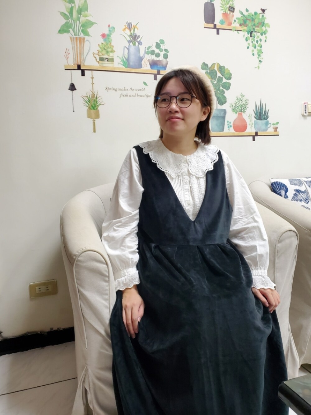「新星WEARISTAにエントリー、ootd、復古、低身長、低身長コーデ、大人カジュアル、大人かわいい、Samansa Mos2」｜「Hanako Goodsのアイテム（シャツ/ブラウス、ホワイト系）」を使った、呱呱🍯さん（レディース・152cm）の冬コーディネートの2枚目の写真