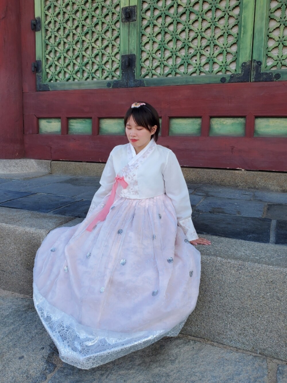 「秋服まるっと大公開、ootd、街頭穿搭、復古、韓国、韓国コーデ、低身長、低身長コーデ、大人カジュアル」｜「Koreaのアイテム（水着/着物・浴衣、ピンク系）」を使った、呱呱🍯さん（レディース・152cm）の秋コーディネートの4枚目の写真