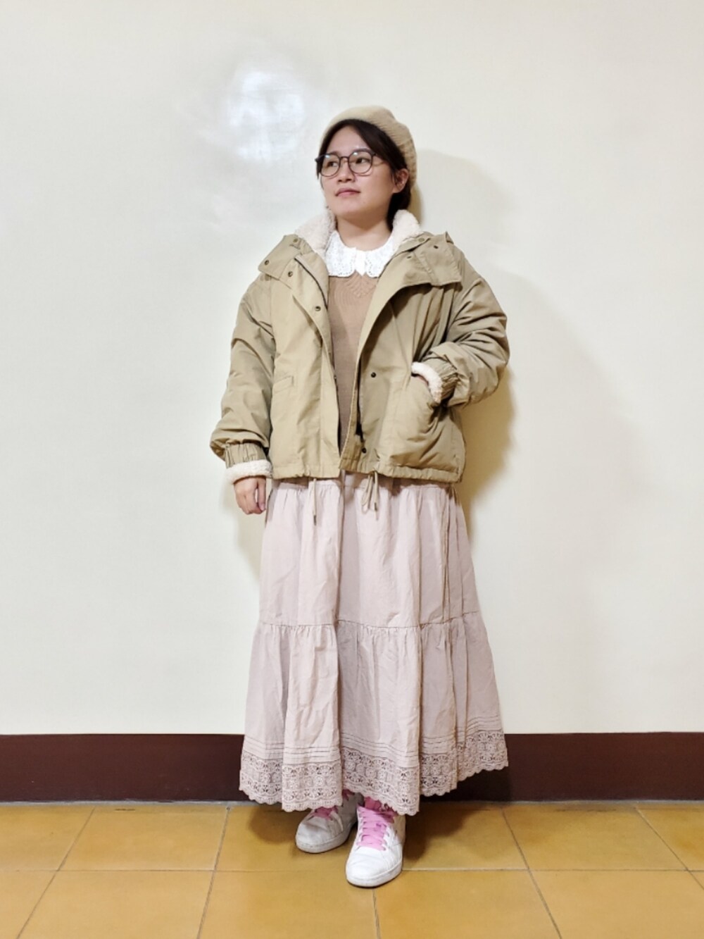 「新星WEARISTAにエントリー、ootd、街頭穿搭、休閒、復古、大人カジュアル、大人かわいい、低身長、低身長コーデ、同系色コーデ」｜「Koreaのアイテム（トップス、ブラウン系）」を使った、呱呱🍯さん（レディース・152cm）の冬コーディネートの3枚目の写真