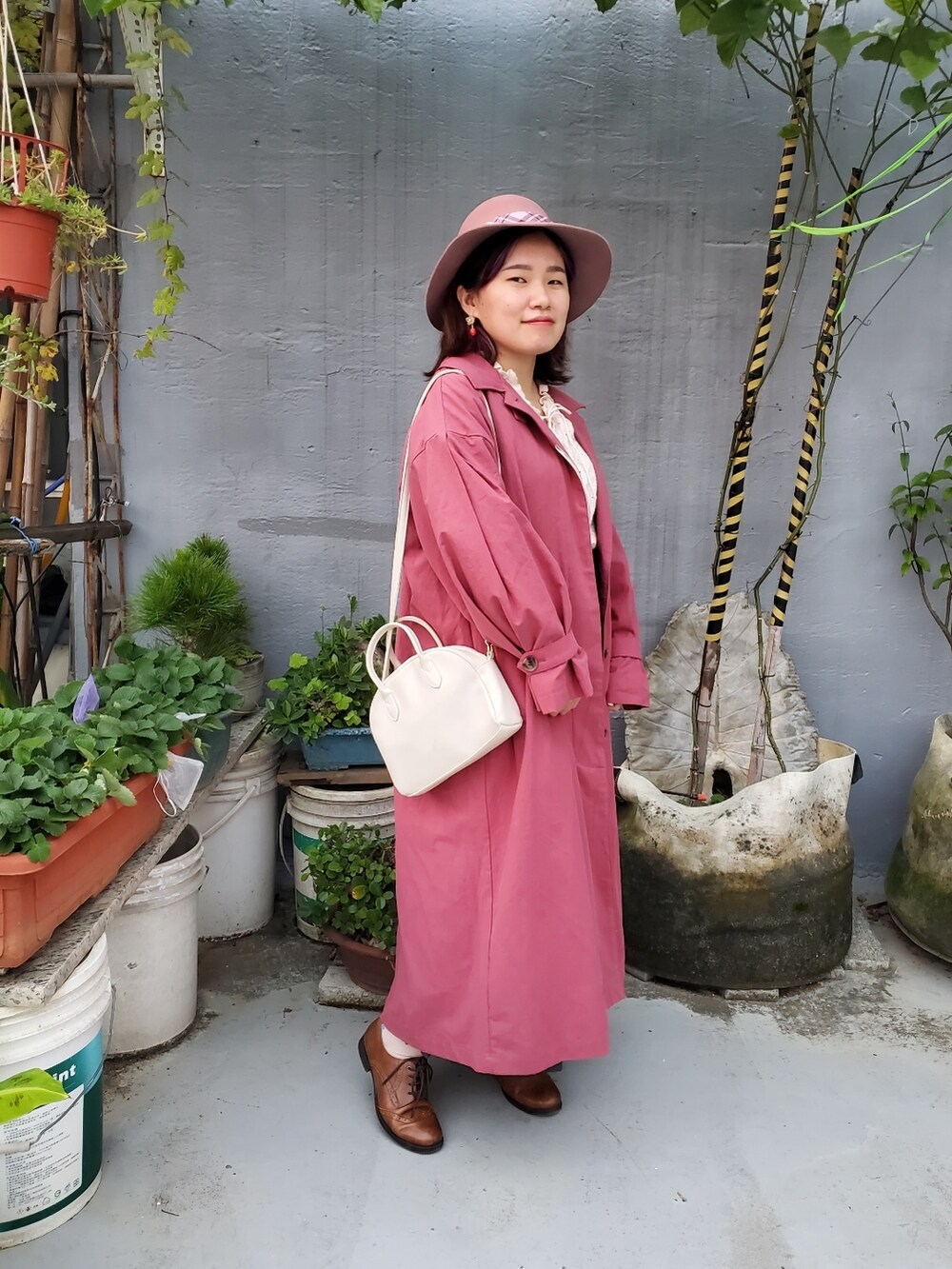 「未来のWEARISTAプロジェクト、冬コーデ、大人カジュアル、大人コーデ、大人女子、低身長、低身長コーデ、差し色」｜「Samansa Mos2のステンカラータック袖コート（ステンカラーコート、ピンク系）」を使った、呱呱🍯さん（レディース・152cm）の冬コーディネートの3枚目の写真