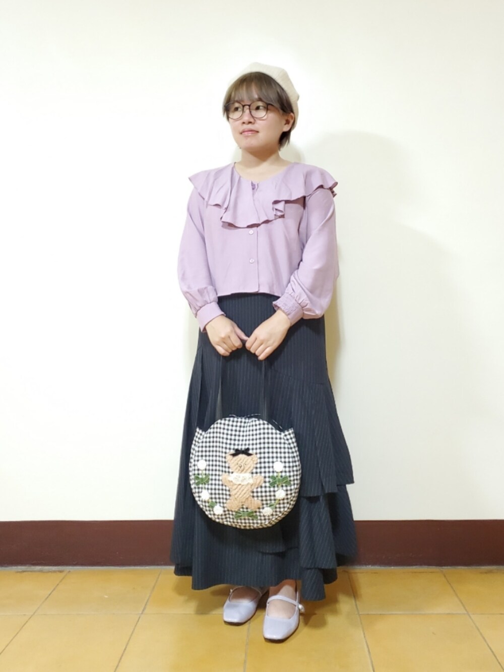 「春のNewスタイル、ootd、街頭穿搭、大人カジュアル、大人女子、低身長、低身長女子、紫コーデ」｜「NETのアイテム（シャツ/ブラウス、パープル系）」を使った、呱呱🍯さん（レディース・152cm）の春コーディネートの3枚目の写真