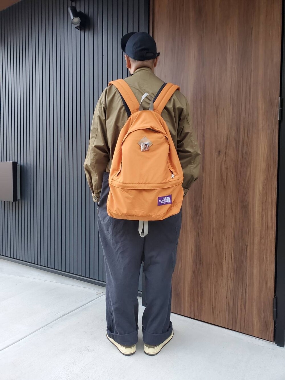 「NIGEL CABOURN、ナイジェルケーボン、オーバーオール」｜「Nigel Cabournのアイテム（キャップ、その他）」を使った、ゃまさん（メンズ・183cm）の春コーディネートの2枚目の写真