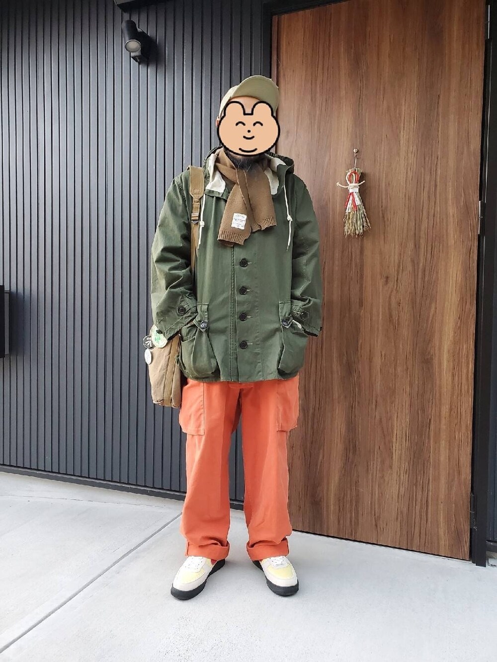 「NIGEL CABOURN、ナイジェルケーボン、ハックニーユニオンワークハウス、HACKNY UNION WORKHOUSE、オーバーオール」|「Nigel Cabournのアイテム(キャップ、グリーン系)」を使った、ゃまさん(メンズ・183cm)の冬コーディネートの2枚目の写真