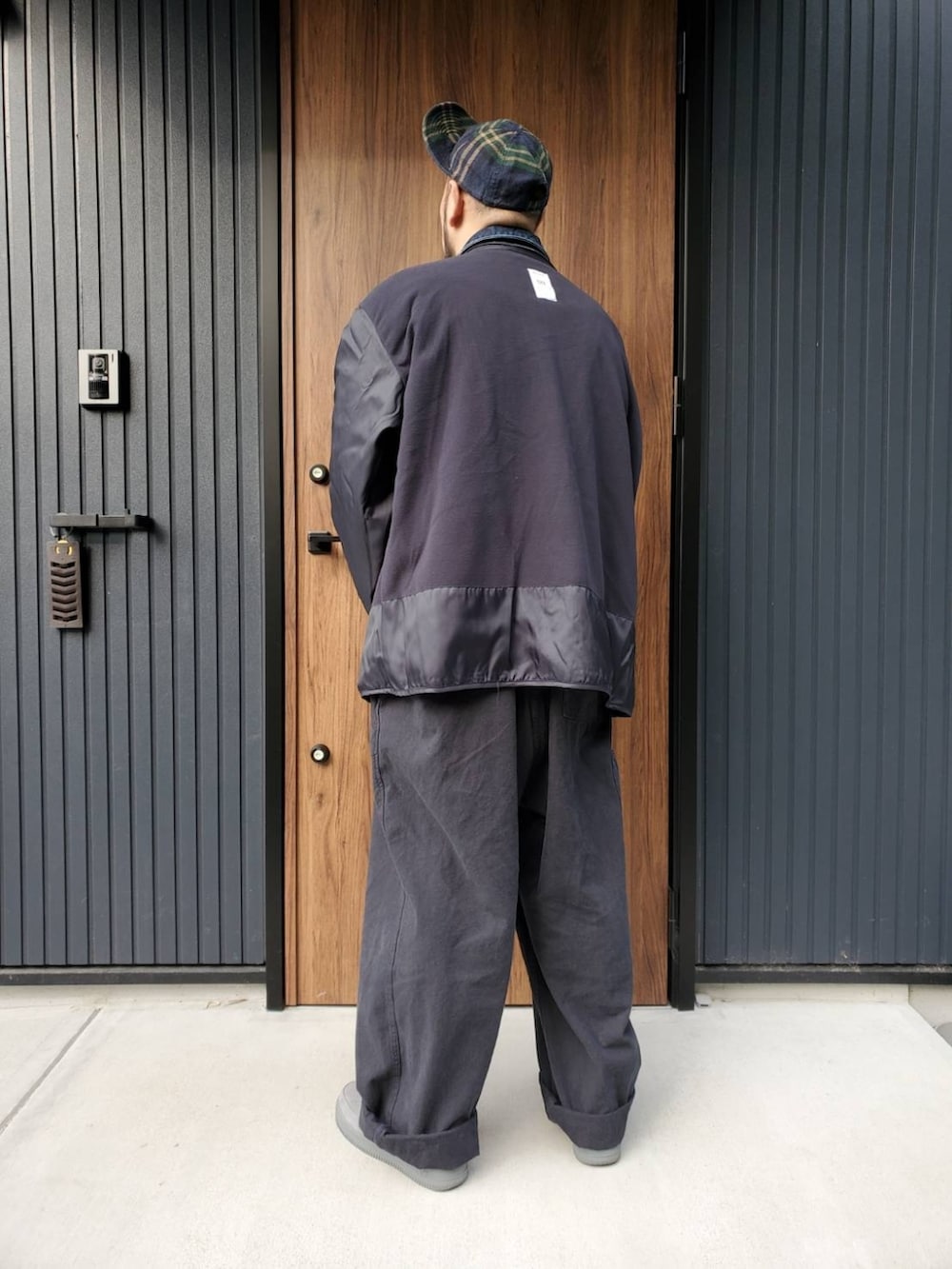 「NIGEL CABOURN、ナイジェルケーボン、ミリタリー、wiper、オーバーオール」｜「Nigel Cabournのアイテム（キャップ、グリーン系）」を使った、ゃまさん（メンズ・183cm）の春コーディネートの2枚目の写真