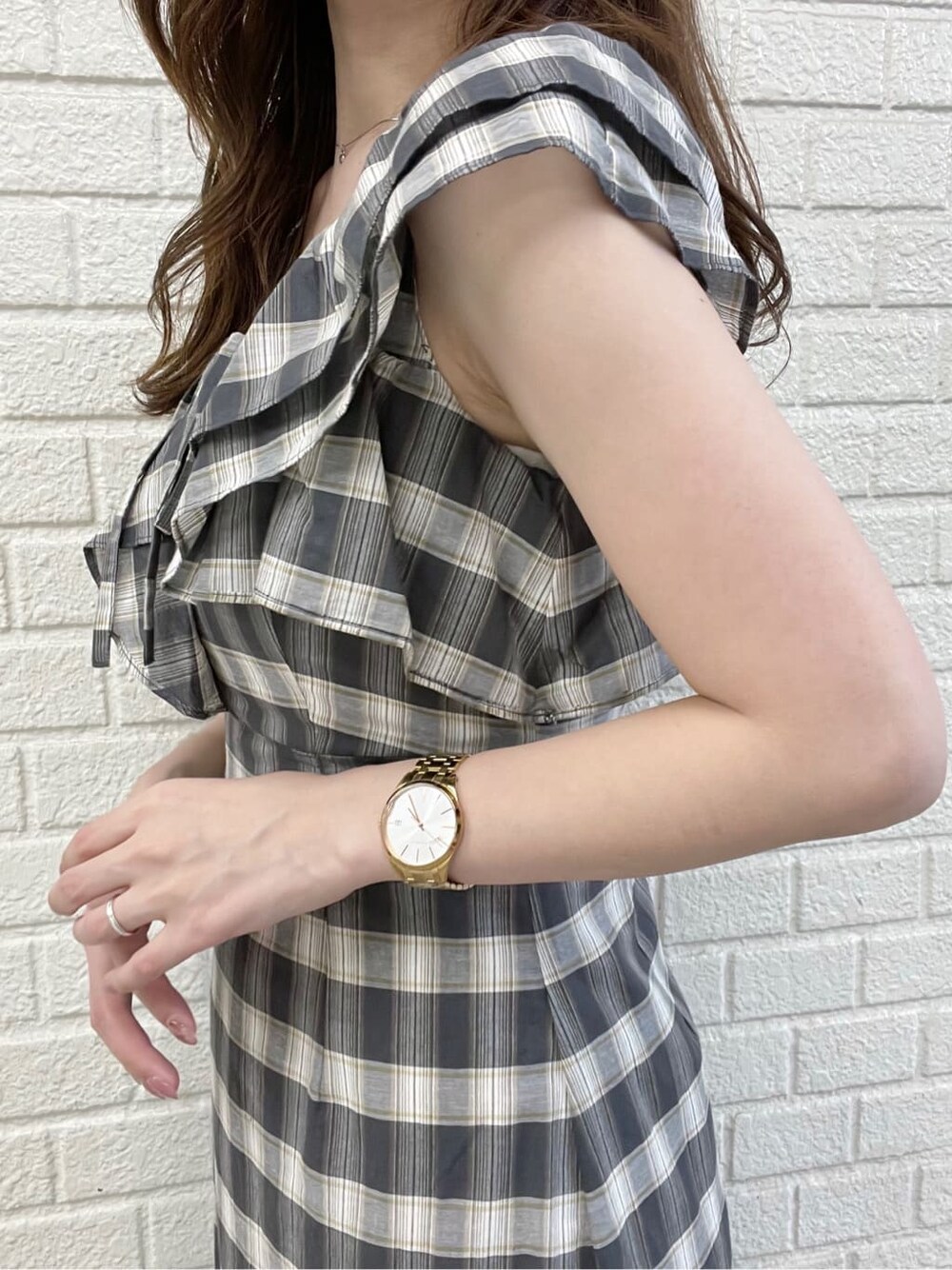 その他のサンダル、その他のワンピースを着用したレディースの春コーディネートの5枚目の写真