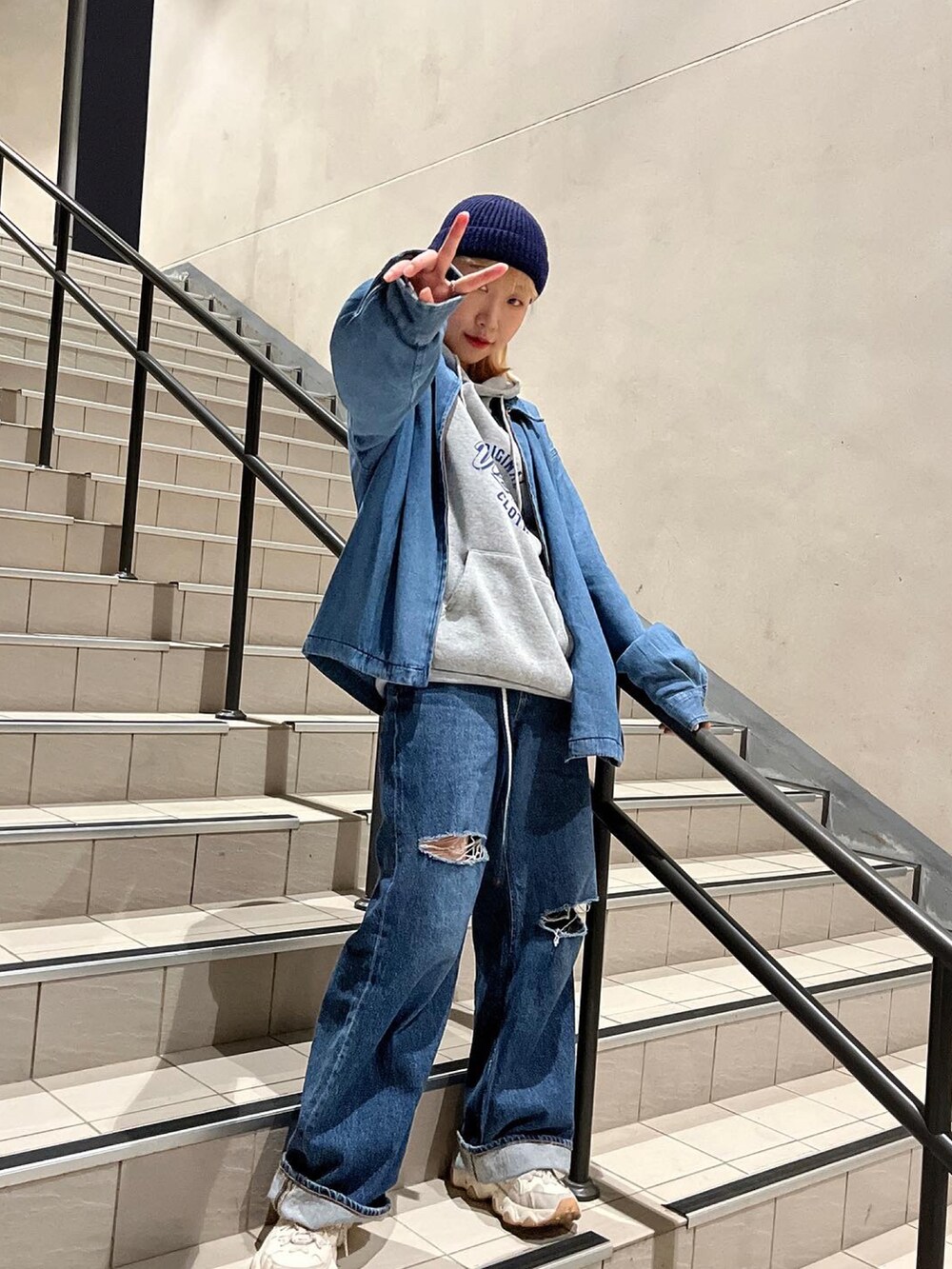 「今日のコーデ、休日スタイル、おしゃれさんと繋がりたい、デニム」｜「GUのアイテム（デニムパンツ、ブルー系）」を使った、ORiさん（レディース・158cm）の冬コーディネートの2枚目の写真