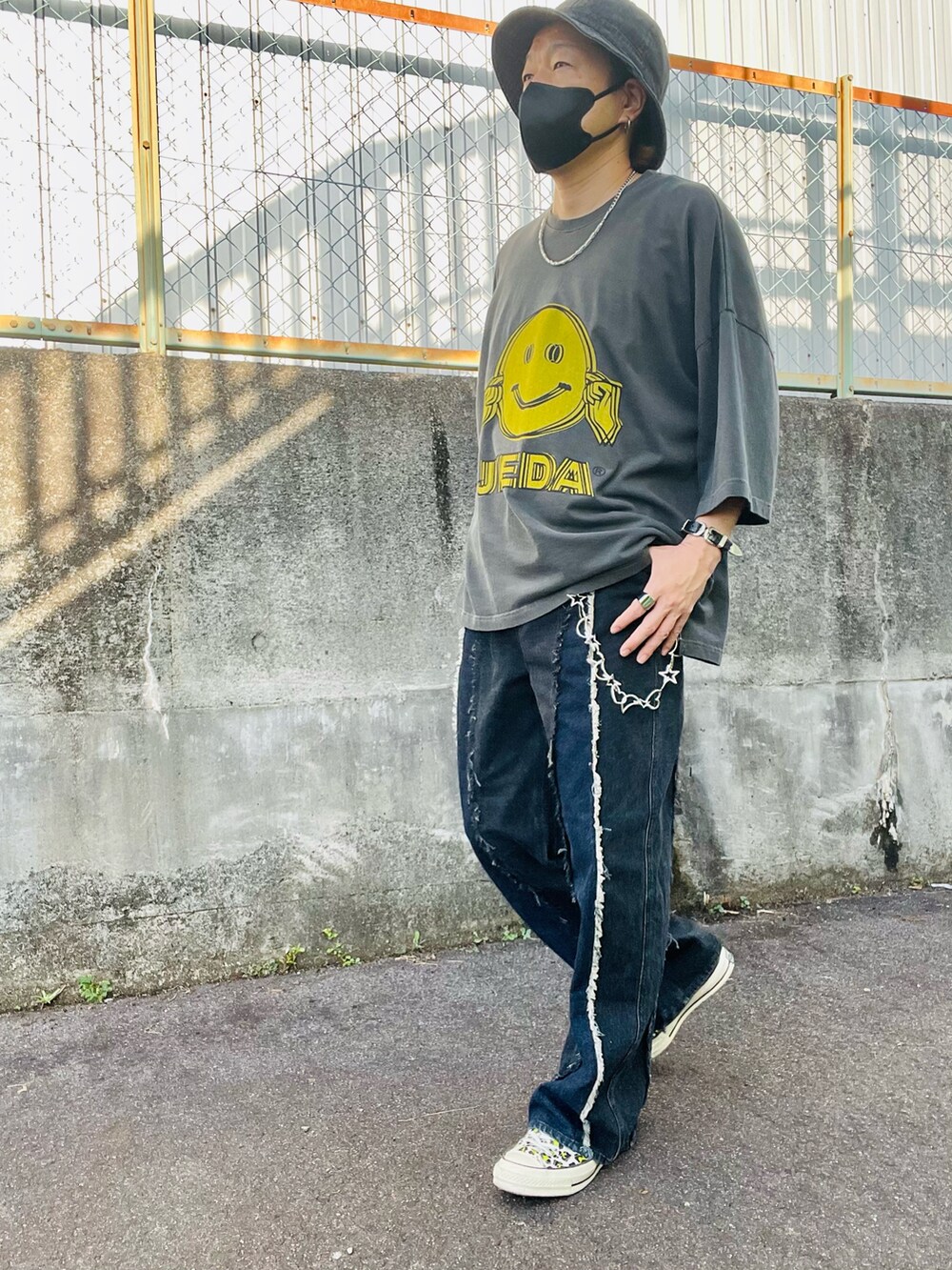 「デニム、デニムパンツ、Tシャツ、Tシャツ×デニム、シンプル、シンプルコーデ、ファッションを楽しもう」｜クリパン7.12さん（メンズ・169cm）の秋コーディネートの3枚目の写真