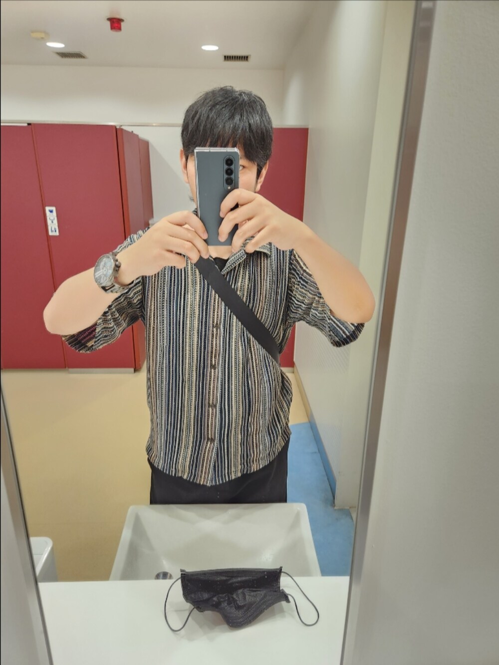 「CPCM、ユニクロ、コンバース、夏コーデ、総柄レースシャツ、タックワイドパンツ、CANVAS AS J HI、ぽっこり」｜「CPCMのアイテム（シャツ/ブラウス、グリーン系）」を使った、shinn_akkunnさん（メンズ・180cm）の夏コーディネートの2枚目の写真