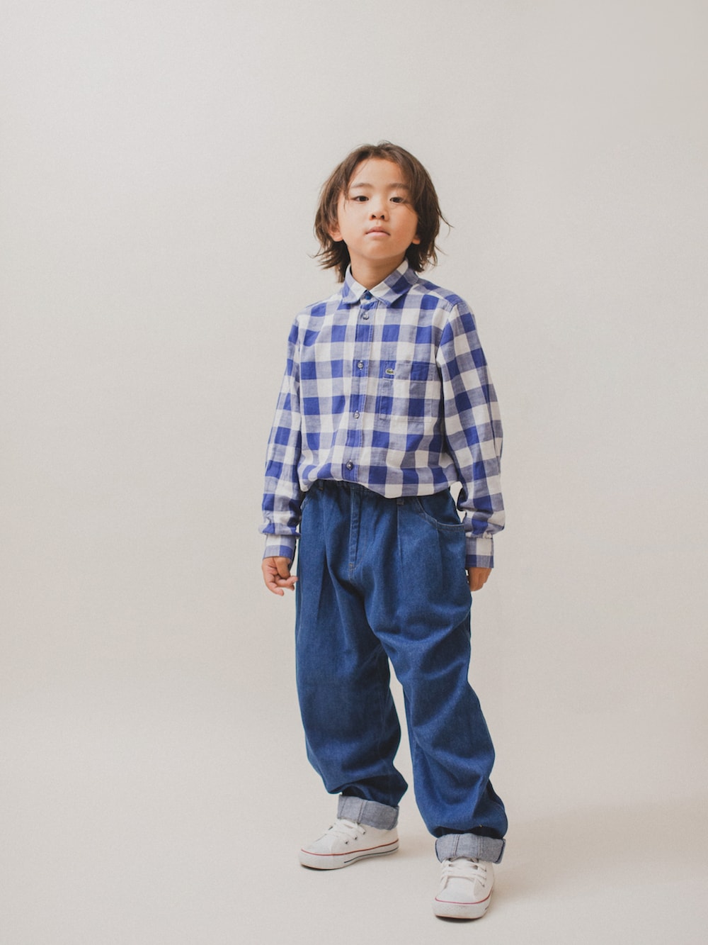 「秋服準備はじめました、カジュアルコーデ、キッズファッション、秋コーデ、カジュアル、デニム、チェックシャツ、LACOSTE、converse、ホワイト×ブルー、シャツスタイル、デニムパンツ、シャツ、チェック」｜「CIAOPANIC TYPYの【KIDS】【TYPY DENIM】甘織デニムタックボリュームパンツ（デニムパンツ、ブルー系）」を使った、allen19.ppさん（キッズ・120cm）の秋コーディネートの5枚目の写真