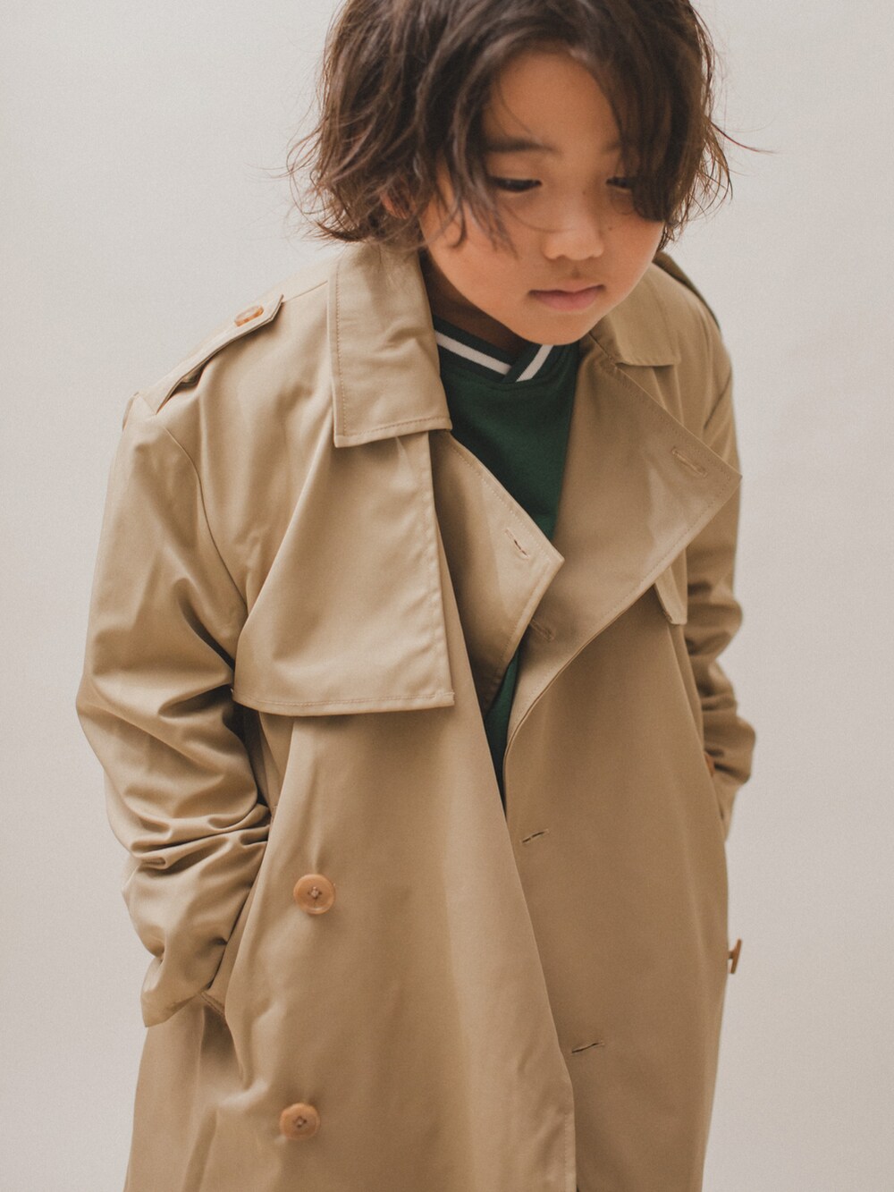 「キッズファッション、キッズコーデ、トレンチコート、ブラウンパンツ、ブラウンコーデ、ブラウン、converse、コンバース、秋コーデ、秋冬コーデ、男の子、きれいめカジュアル、PR」｜「tinymanonのアイテム（パンツ、ブラウン系）」を使った、allen19.ppさん（キッズ・120cm）の秋コーディネートの5枚目の写真