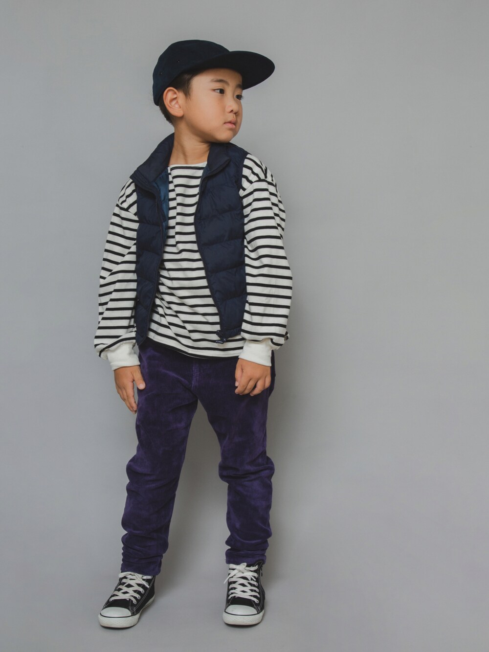 「コーデュロイ、BEAMS、tiny manon、northface、ダウンジャケット、キャップ、コーデュロイパンツ、コンバース、converse、キッズコーデ、バースデイ、男の子コーデ、秋コーデ、ボーダー、PR」｜「UNIQLOのアイテム（ダウンベスト、ブルー系）」を使った、allen19.ppさん（キッズ・125cm）の秋コーディネートの5枚目の写真