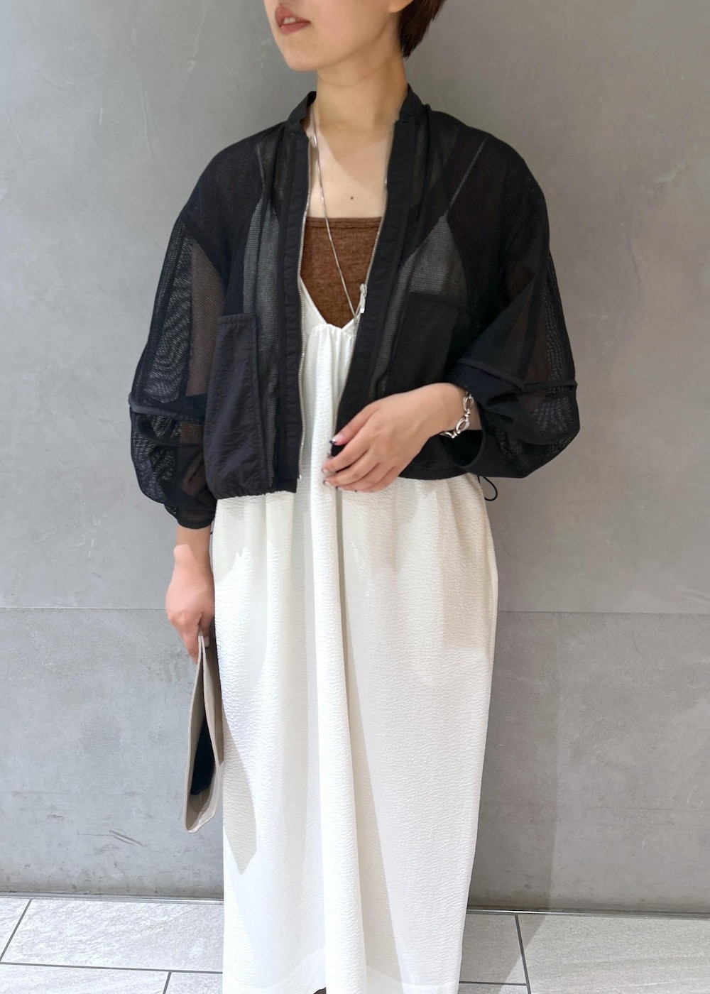 「ADAM ET ROPÉ、FEMME、SDGs、骨格ストレート、イエベ、きれいめカジュアル、大人カジュアル、春、夏、春コーデ、夏コーデ、春ファッション、夏ファッション、23SS夏の新作、モノトーン」｜「La Maison de Lyllisの【La Maison de Lyllis】BROCKEN (無地)（ハット、ベージュ系）」を使った、HORIKOSHIさん（レディース・158cm）の夏コーディネートの3枚目の写真