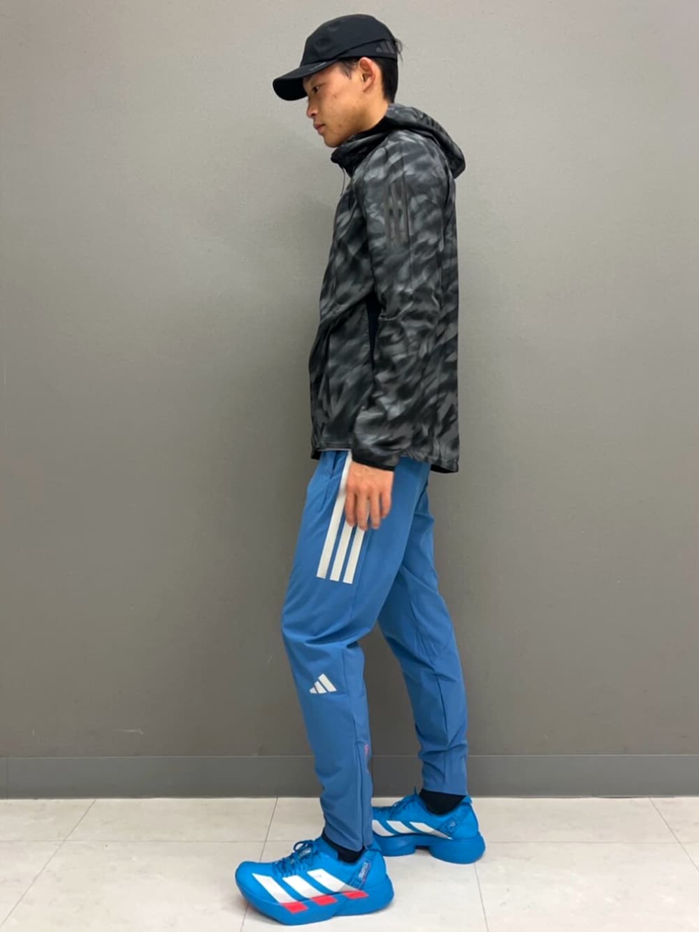 アディゼロ 駅伝 ランニング パンツ、オウン ザ ラン総柄プリント