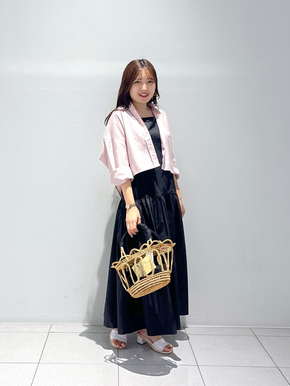 「La boutique BonBonの【ZOZO限定カラー】ストライプクロップドシャツ（シャツ/ブラウス、ピンク系）」を使った、minamiさん（レディース・157cm）の夏コーディネートの5枚目の写真