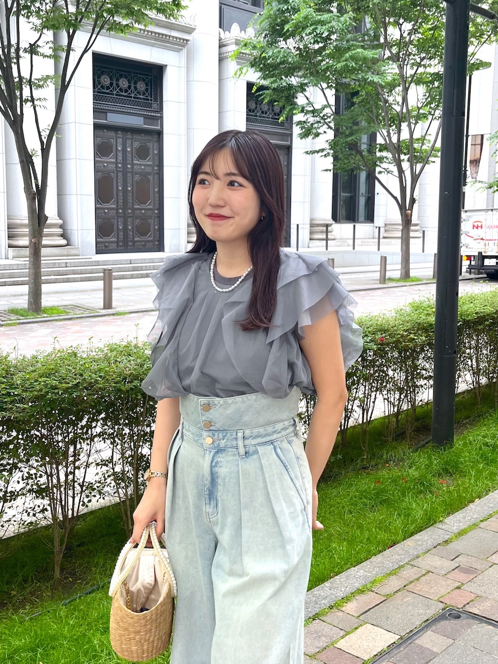 「La boutique BonBonの【miki監修】フリルチュールカットソー（Tシャツ/カットソー、グレー系）」を使った、minamiさん（レディース・157cm）の夏コーディネートの3枚目の写真
