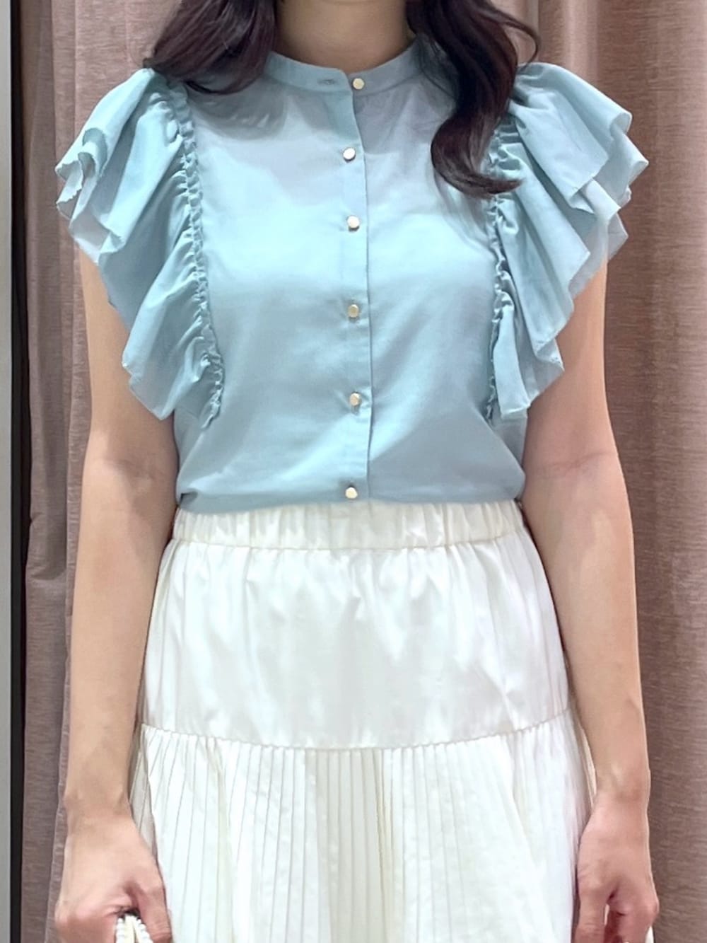 「ブラウス、フリル、ラッフルフリル、ミントグリーン、ティアードスカート、ティアード、きれいめカジュアル」|「La boutique BonBonの【最強お上品ブラウス】ラッフルフリルスリーブブラウス(シャツ/ブラウス、グリーン系)」を使った、minamiさん(レディース・157cm)の夏コーディネートの5枚目の写真