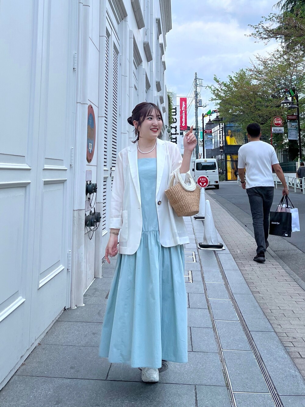 「La boutique BonBonのシアーライトジャケット（テーラードジャケット、ホワイト系）」を使った、minamiさん（レディース・157cm）の夏コーディネートの4枚目の写真
