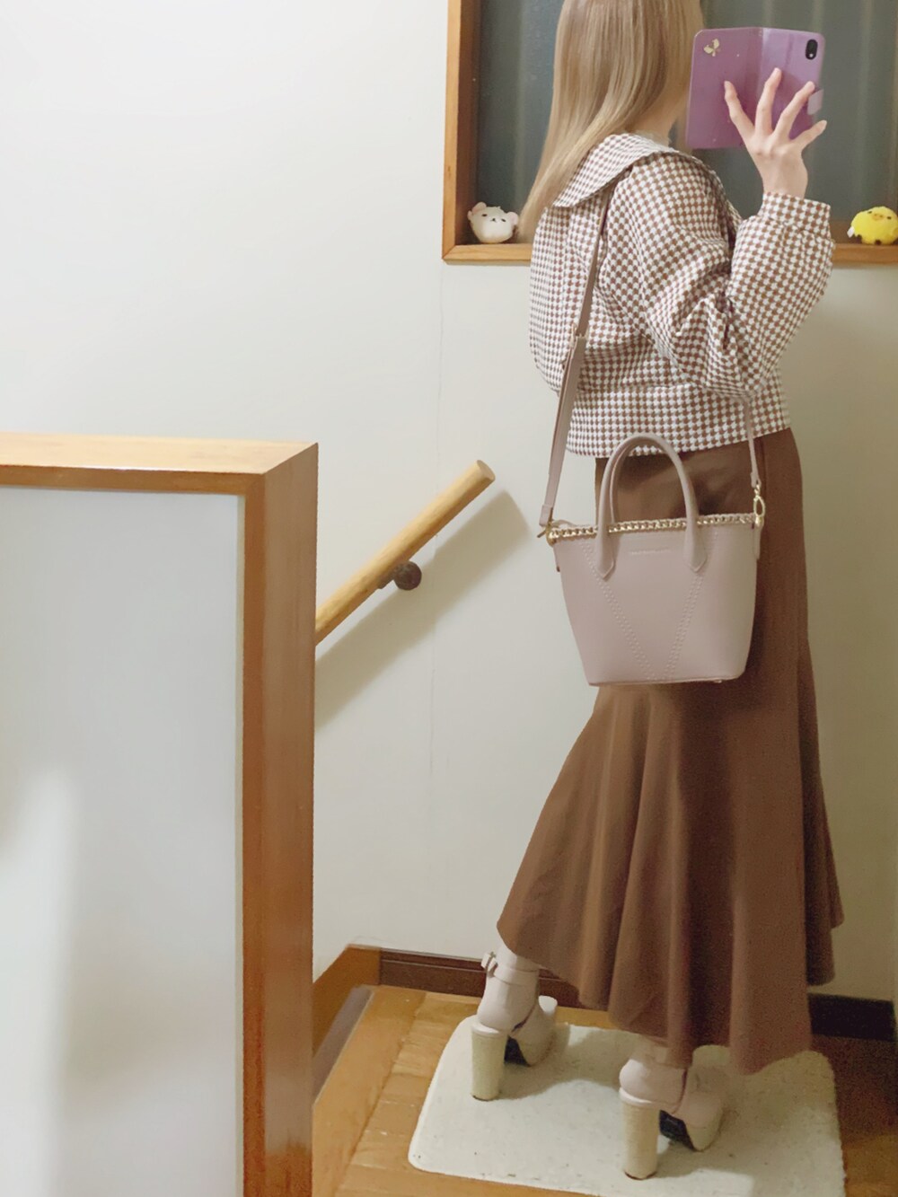 「チドリ柄、ビッグカラー、コルセットスカート、shein、SHEIN、JILL by Jillstuart、ブラウン、ブラウンコーデ、ブラウン×ベージュ、ラグナムーン、ラグナムーン(LAGUNAMOON)」｜「EATMEのクロスウェッジサンダル（サンダル、ベージュ系）」を使った、mami太郎さん（レディース・162cm）の冬コーディネートの4枚目の写真