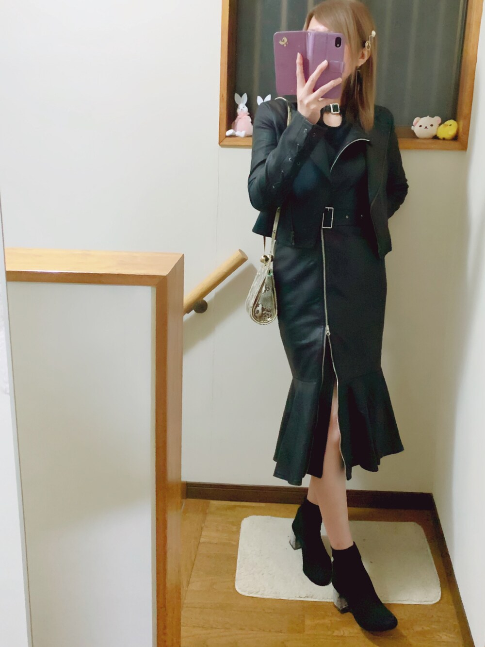 「レザー、ライダース、ライダースジャケット、スネーク柄、ジップアップ、JUNOAH、rienda、Lily Brown、ジュエティ、ブラック、ブラックコーデ、今日のコーデ、パワーショルダー」｜「ORiental TRafficのストレッチ異素材ヒールブーツ/11411（ブーツ、ブラック系）」を使った、mami太郎さん（レディース・162cm）の春コーディネートの4枚目の写真
