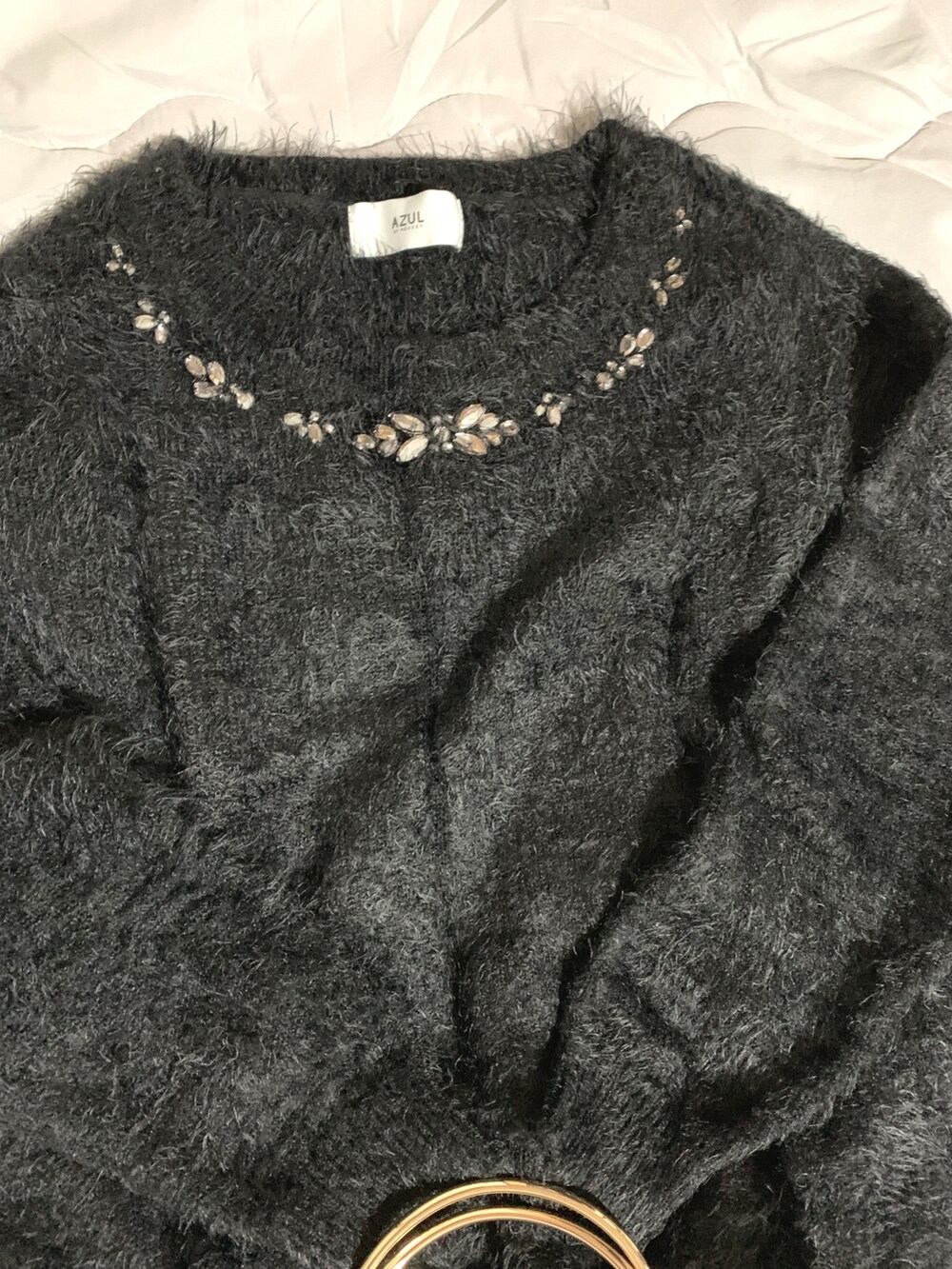 「AZUL by moussyのビジューの付いたニットトップス🍀（ニット/セーター、ブラック系）」を使った、mami太郎さん（レディース・162cm）の春コーディネートの2枚目の写真