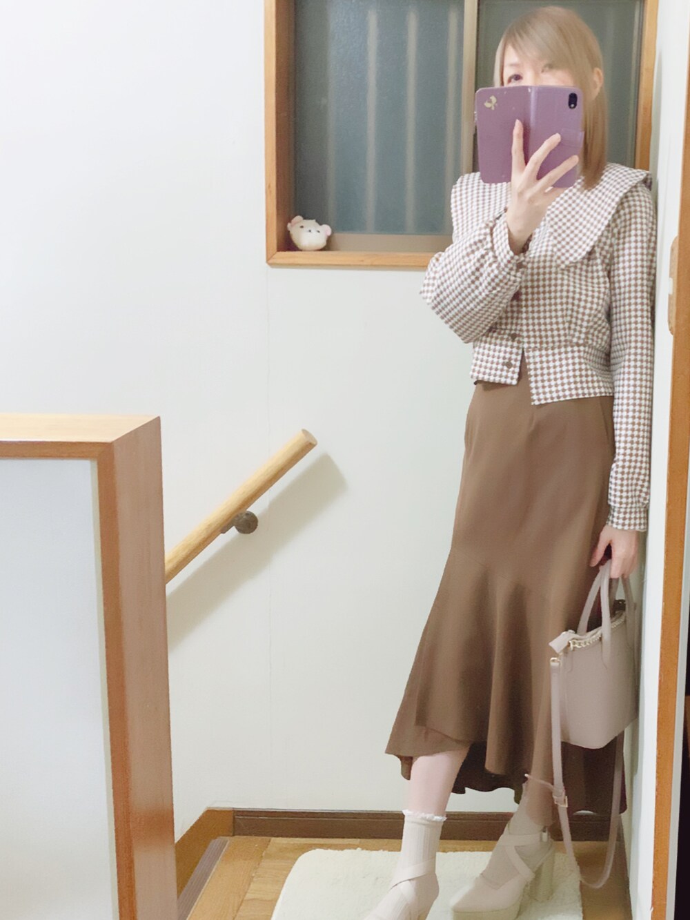 「チドリ柄、ビッグカラー、コルセットスカート、shein、SHEIN、JILL by Jillstuart、ブラウン、ブラウンコーデ、ブラウン×ベージュ、ラグナムーン、ラグナムーン(LAGUNAMOON)」｜「EATMEのクロスウェッジサンダル（サンダル、ベージュ系）」を使った、mami太郎さん（レディース・162cm）の冬コーディネートの3枚目の写真
