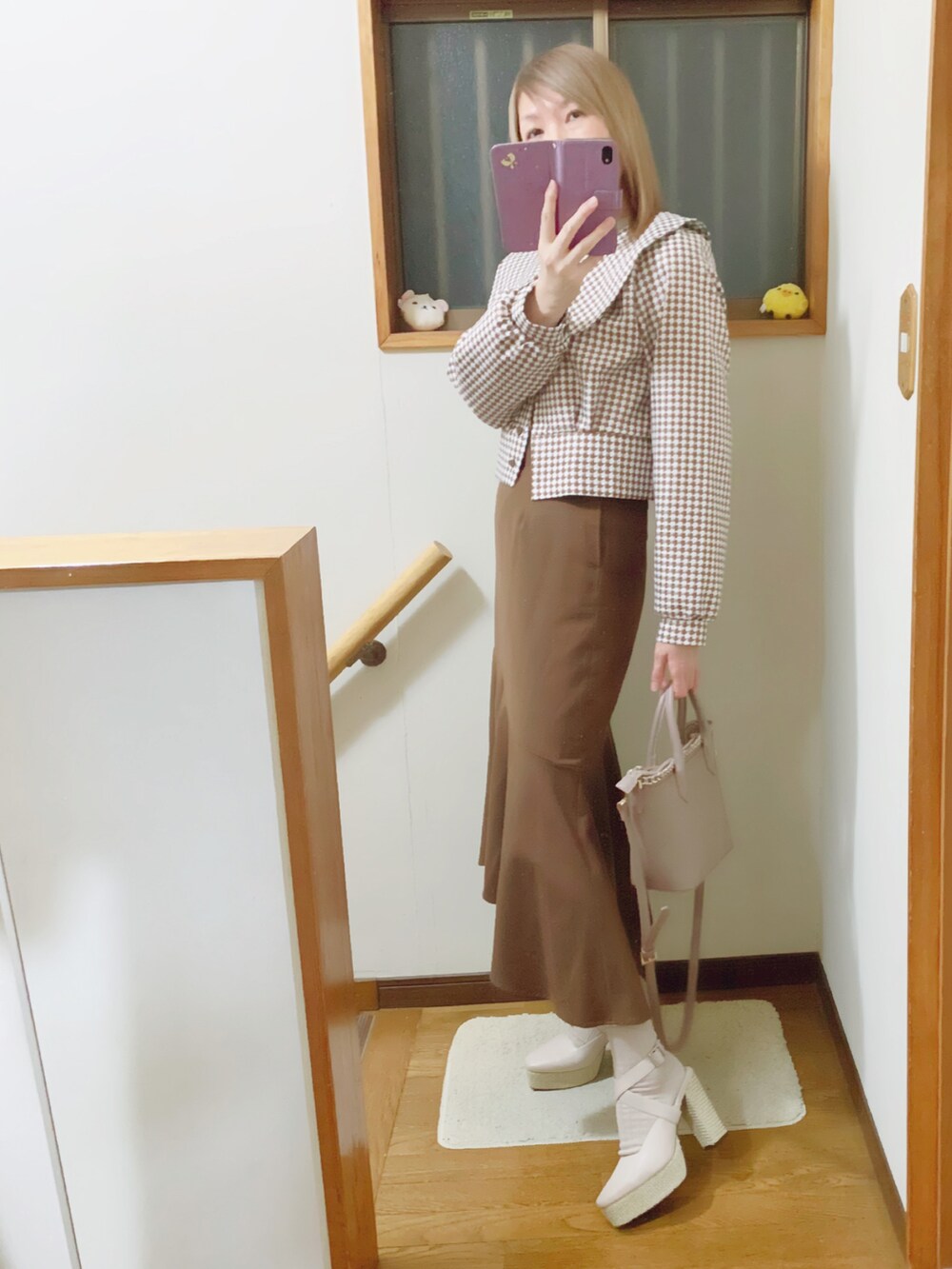 「チドリ柄、ビッグカラー、コルセットスカート、shein、SHEIN、JILL by Jillstuart、ブラウン、ブラウンコーデ、ブラウン×ベージュ、ラグナムーン、ラグナムーン(LAGUNAMOON)」｜「EATMEのクロスウェッジサンダル（サンダル、ベージュ系）」を使った、mami太郎さん（レディース・162cm）の冬コーディネートの2枚目の写真