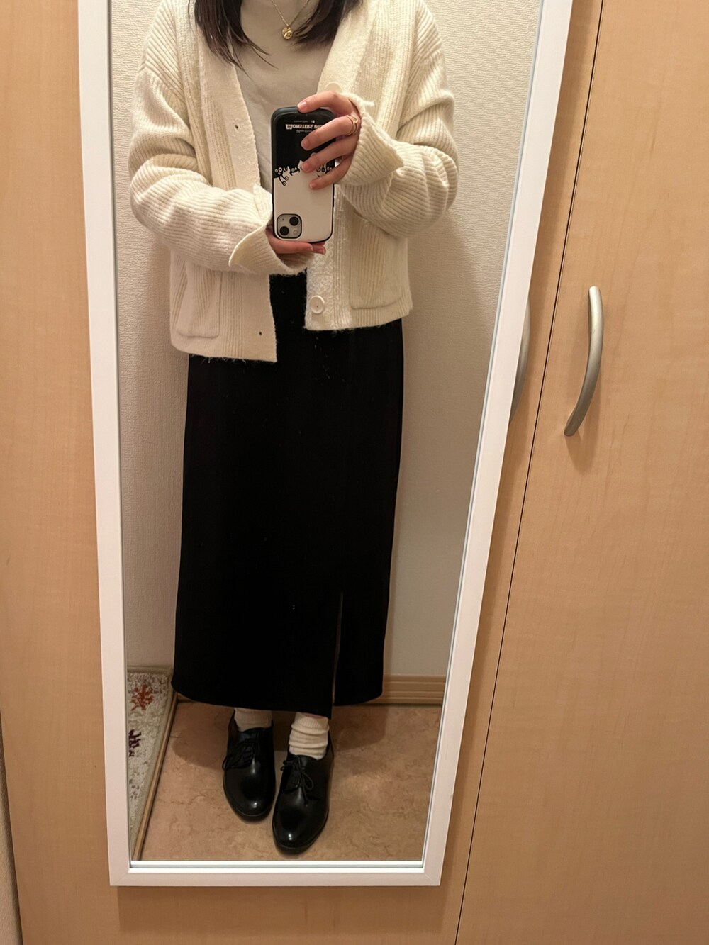 「秋服、秋コーデ、シンフルコーデ、きれいめカジュアル」｜「classicalelfの綿100％、さらり滑らか。ふんわり&くしゅが可愛い大人トップス（Tシャツ/カットソー、ベージュ系）」を使った、みぃまちゃん。さん（レディース・160cm）の秋コーディネートの2枚目の写真