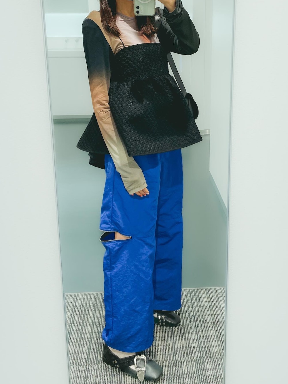「ceciliebahnsen、TOGA PULLA、maisonspecial、palomawool、パンツコーデ、低身長コーデ、いいね、save、フォローお願いします🤑、カジュアルコーデ、着回しコーデ、シンプルコーデ、大人コーデ、ブルーコーデ、ガーリーコーデ、お仕事コーデ、楽チンコーデ」｜「MAISON SPECIALのベルテッドスラッシュワイドパンツ【MAISON SPECIAL/メゾンスペシャル】（その他パンツ、ブルー系）」を使った、ナナチさん（レディース・152cm）の冬コーディネートの2枚目の写真