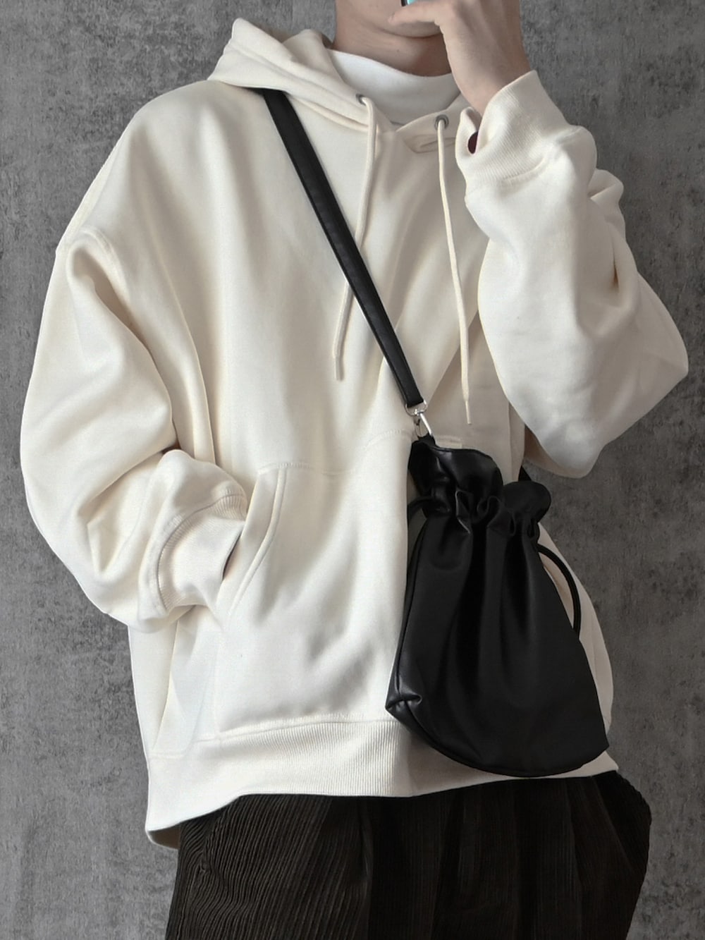 「ACE SHOPのコーデュロイパンツ（その他パンツ、グリーン系）」を使った、まささん（メンズ・178cm）の秋コーディネートの3枚目の写真