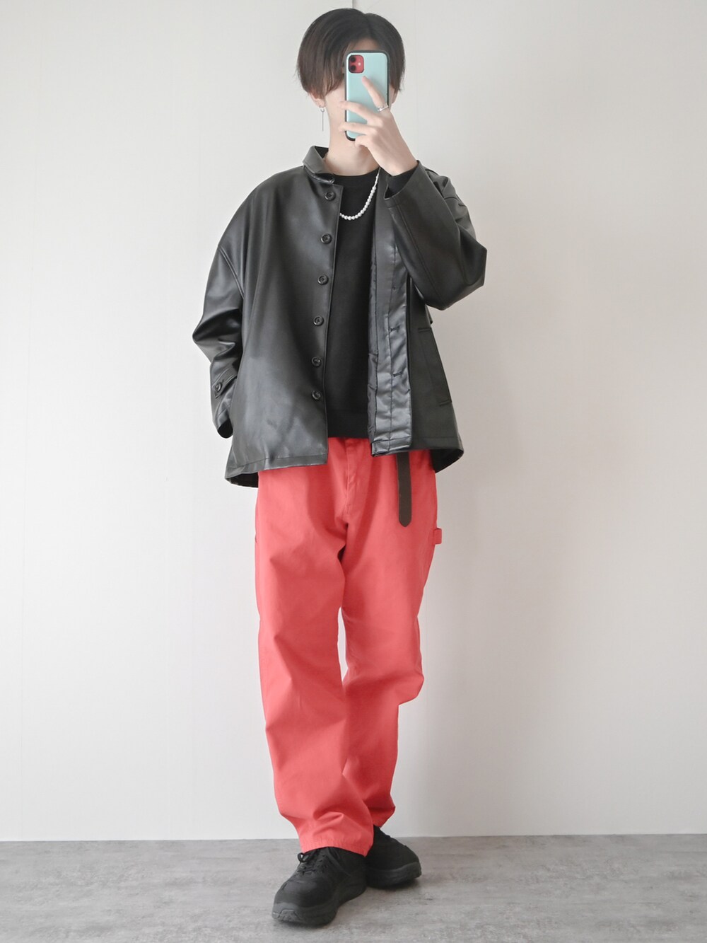 「CREARE -LINO-の【2021SPRING】PUレザー オーバーサイズ 比翼開きブルゾン（ブルゾン、ブラック系）」を使った、まささん（メンズ・178cm）の冬コーディネートの2枚目の写真