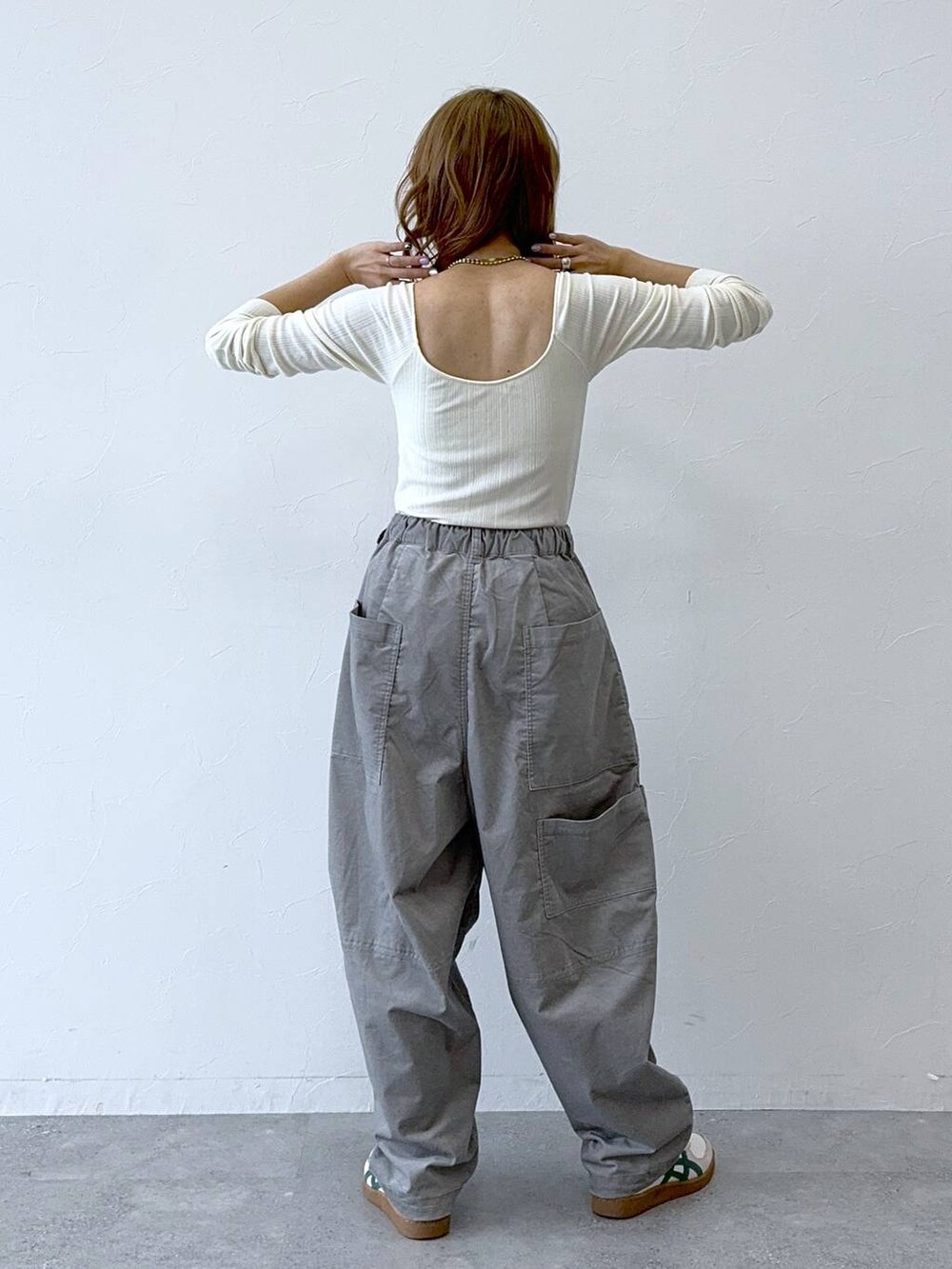 「bijorie、カップ付きインナー、低身長、個性派、差し色コーデ」｜「bijorieの【bijorie】カップ付きロングスリーブ／NEW BASIC （アルガンオイル配合）（その他アンダーウェア/インナー、ホワイト系）」を使った、よぴさん（レディース・148cm）の秋コーディネートの3枚目の写真