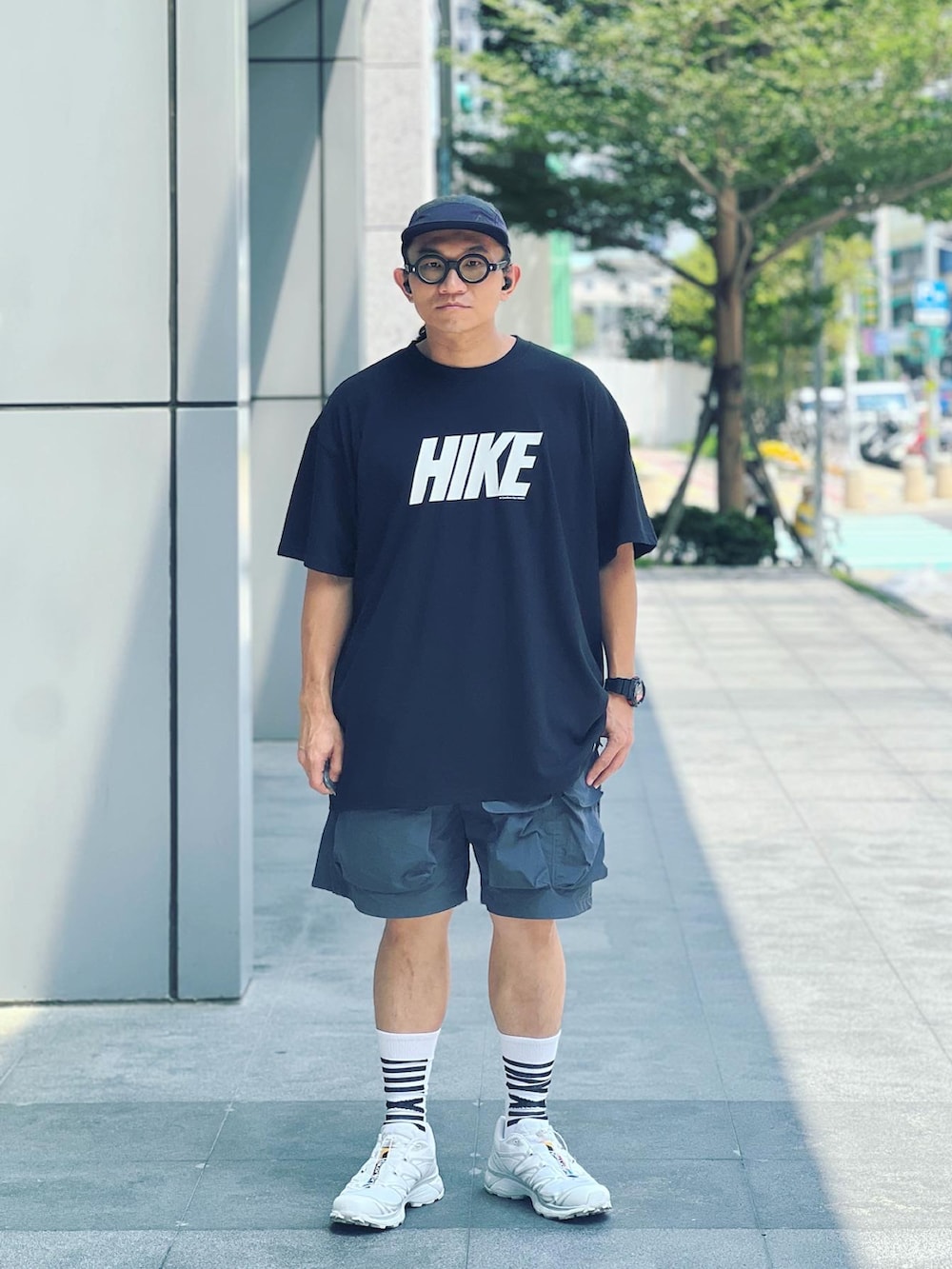 「NIKE、NIKEACG、LAKH、SALOMON、ootd、streetstyle、streetfashion、menswear、白スニーカー、メンズファッション」｜「NIKE ACGのアイテム（キャップ、パープル系）」を使った、Colorholic manさん（メンズ・172cm）の夏コーディネートの2枚目の写真
