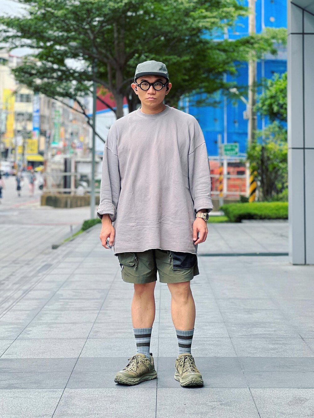 「White Mountaineering、NIKE、ACG、HOKAONEONE、UNIQLO、UNIQLO U、streetstyle、streetfashion、menswear、スニーカーコーデ、春夏コーデ、ストリートコーデ、メンズファッション」｜「UNIQLOのアイテム（キャップ、グリーン系）」を使った、Colorholic manさん（メンズ・172cm）の春コーディネートの2枚目の写真