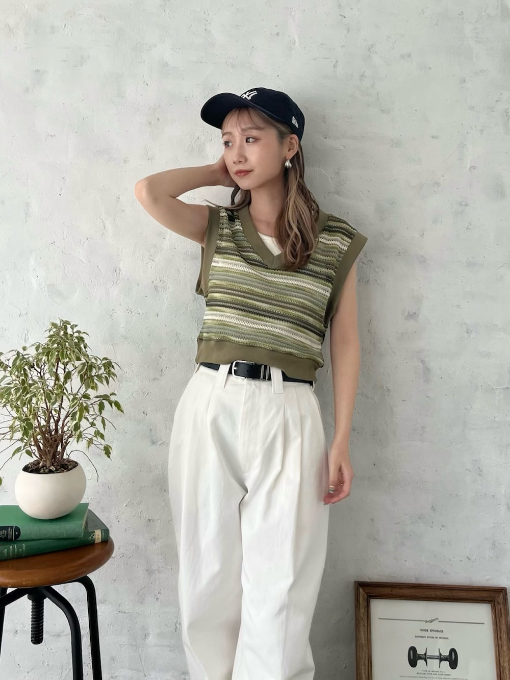 「このスタイルがお気に入り、今日のコスメと服、ボーダー、お出かけコーデ、キャップ、夏コーデ、休日スタイル、プチプラ、flugge、夏、オトナカジュアル」｜「FluggeのHW tuck chino PT/ハイウエストタックチノパンツ（チノパンツ、ホワイト系）」を使った、Nanamiさん（レディース・156cm）の夏コーディネートの2枚目の写真